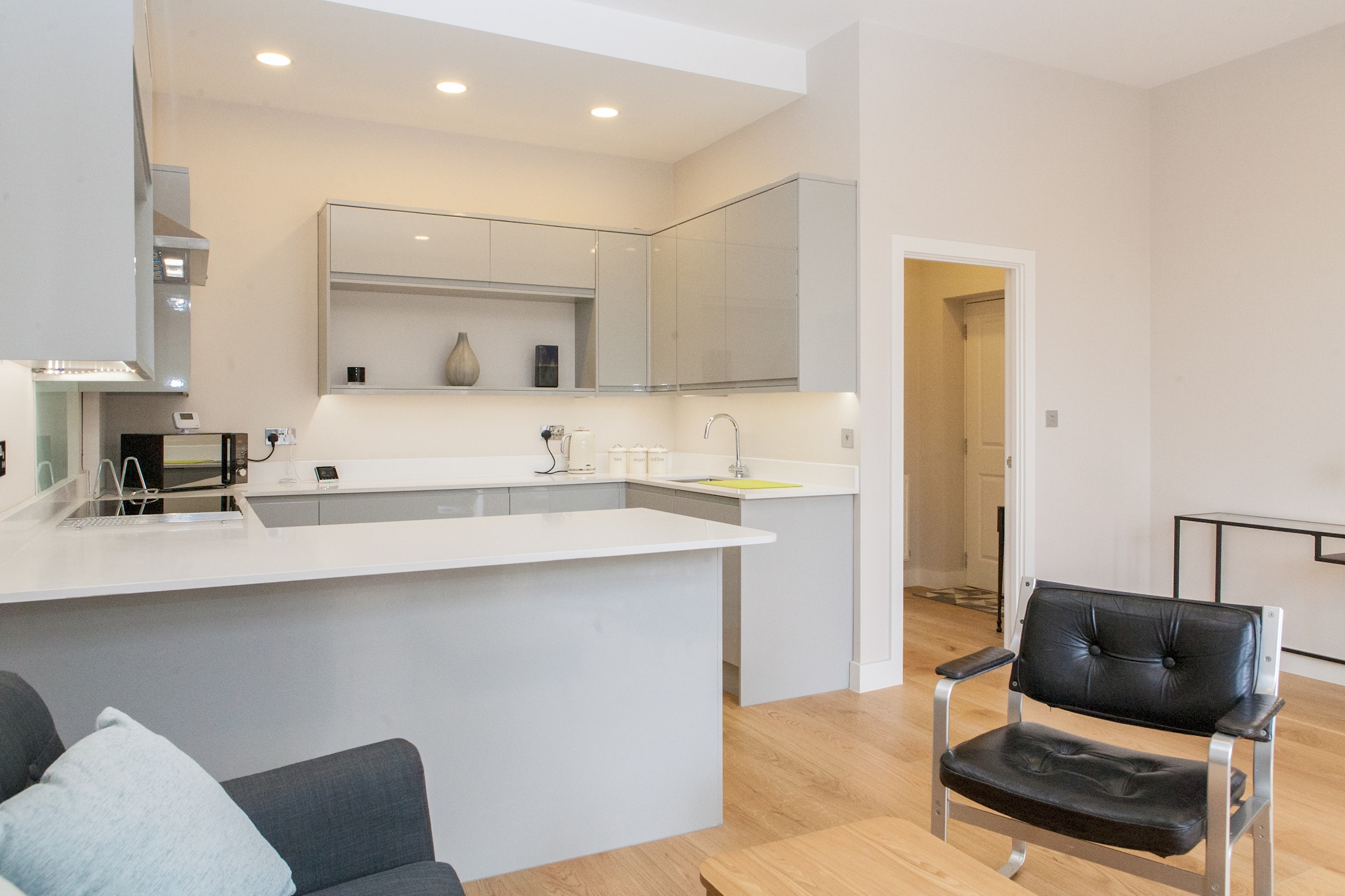 Beautiful 2 bed terrace flat close to Greenwich -  Pass the Keys in Flat 2, 70 Loampit Hill SE13 7SX - Property image 46 - VivreStays