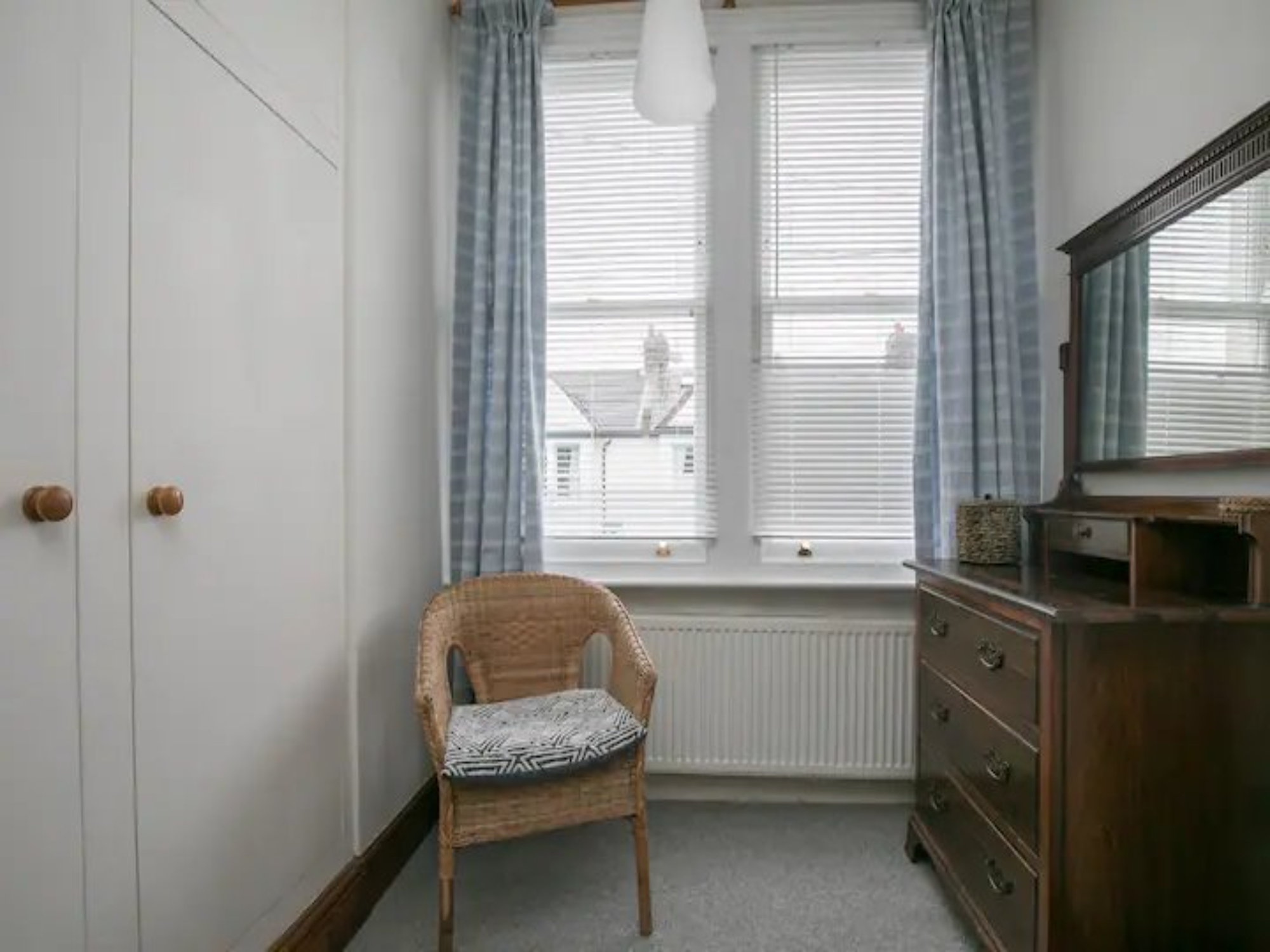 Mediterranean Garden Home - Pass the Keys in 94 Strathville Road SW18 4RB - Property image 24 - VivreStays