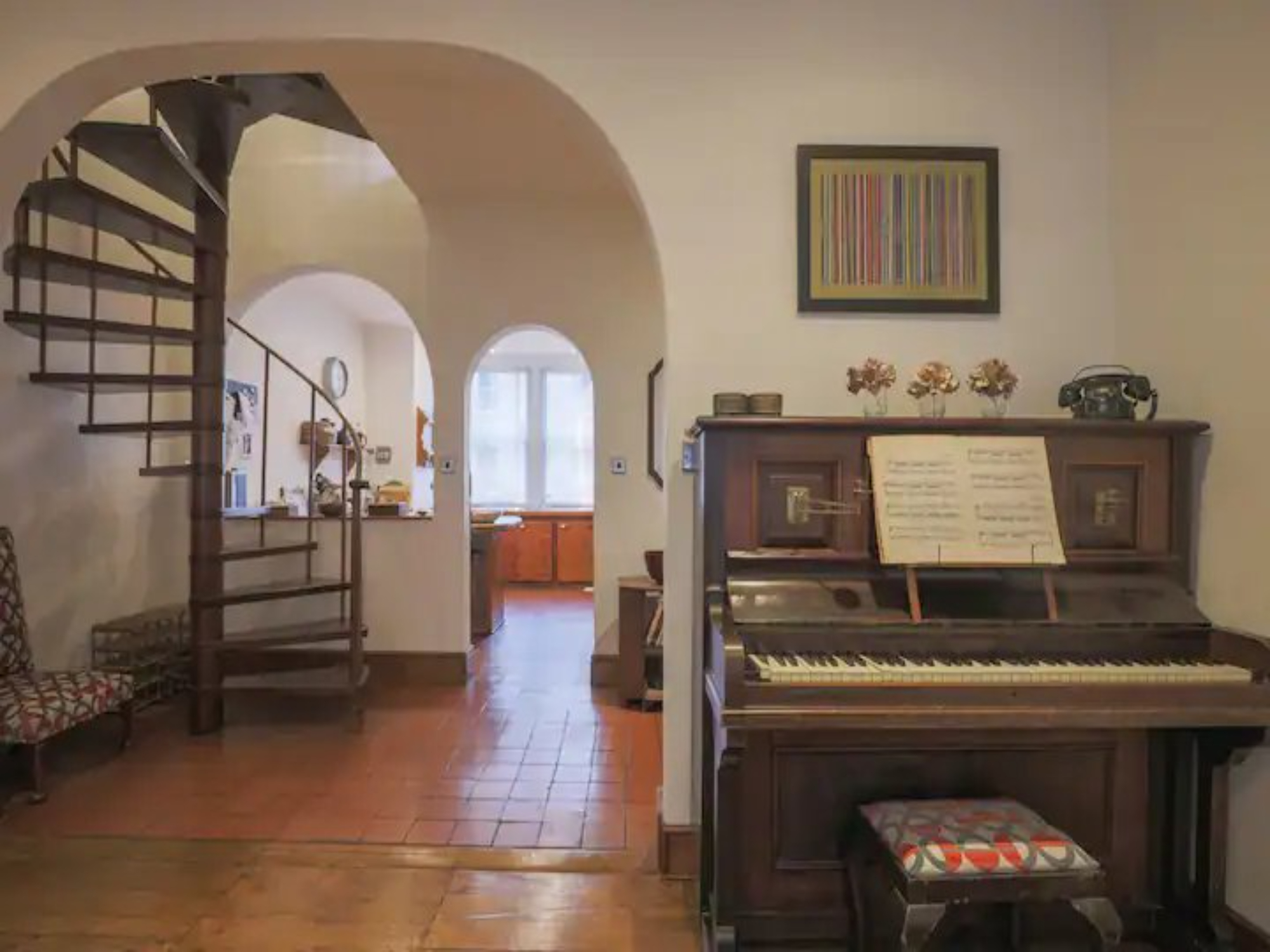 Mediterranean Garden Home - Pass the Keys in 94 Strathville Road SW18 4RB - Property image 5 - VivreStays
