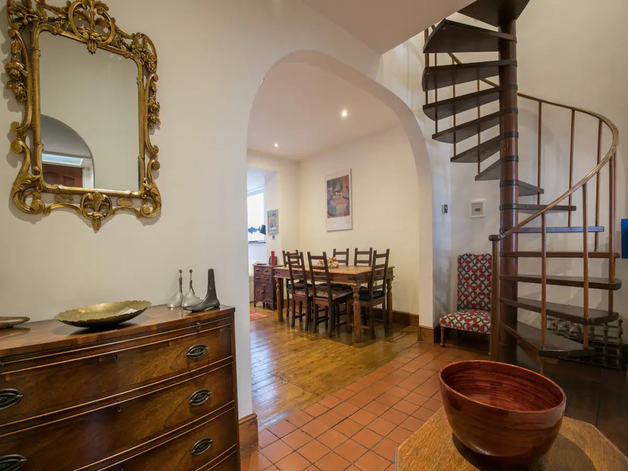 Mediterranean Garden Home - Pass the Keys in 94 Strathville Road SW18 4RB - Property image 13 - VivreStays