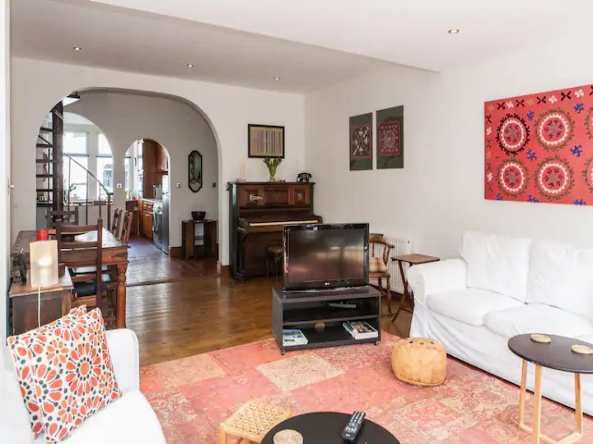 Mediterranean Garden Home - Pass the Keys in 94 Strathville Road SW18 4RB - Property image 2 - VivreStays