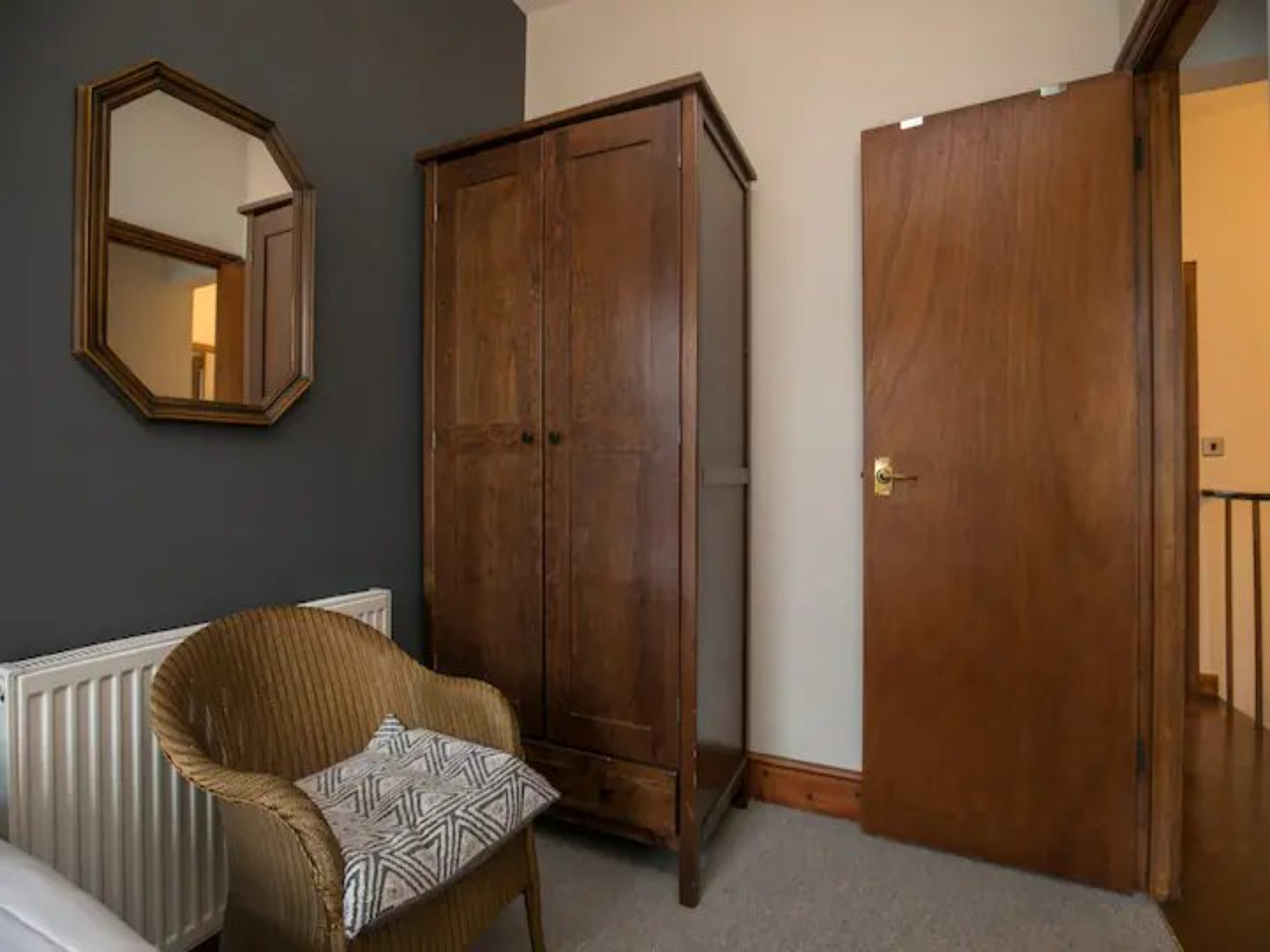 Mediterranean Garden Home - Pass the Keys in 94 Strathville Road SW18 4RB - Property image 27 - VivreStays