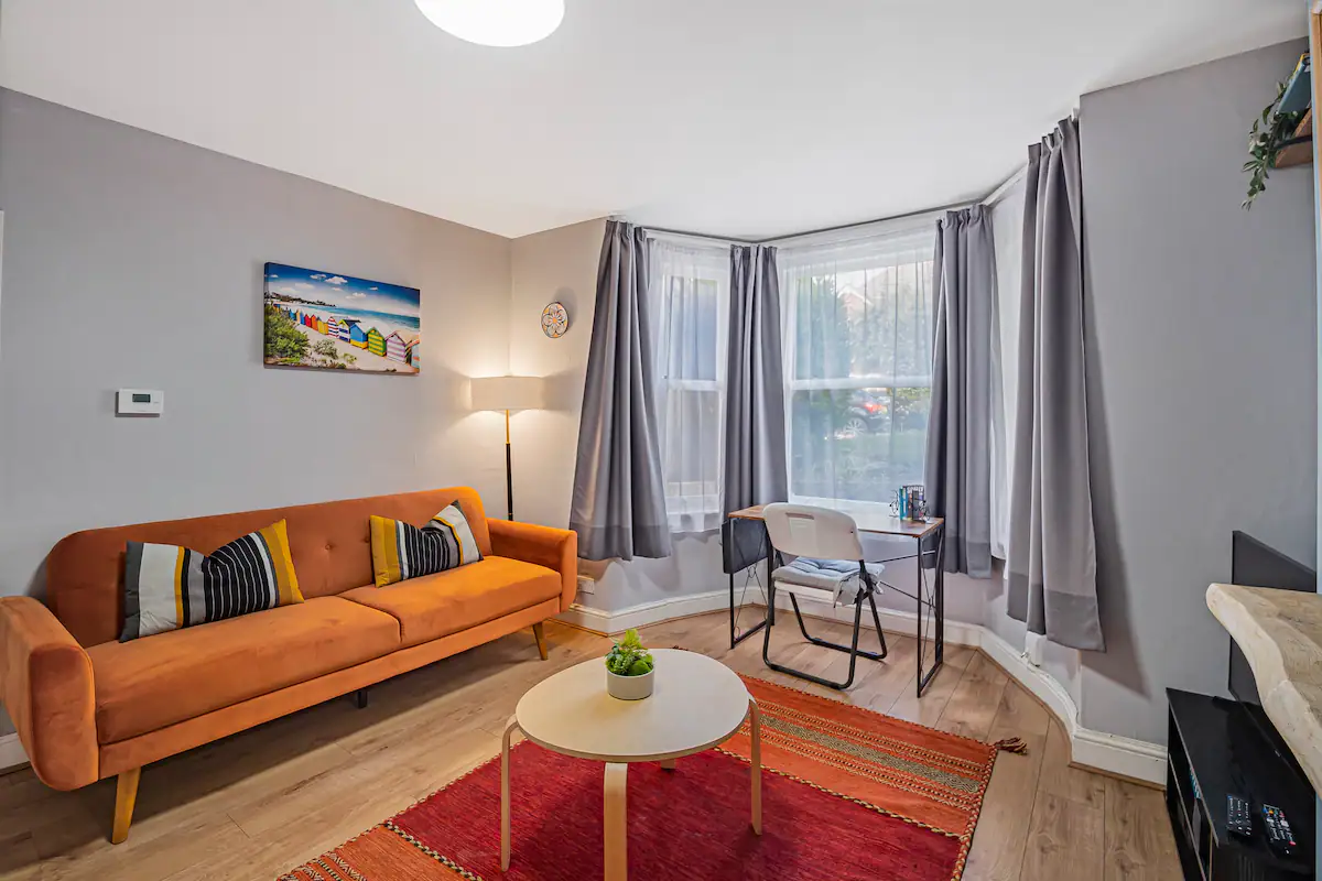 Tulse Hill - 1BD w/ beautiful private garden - Pass the Keys serviced apartment - UK - VivreStays