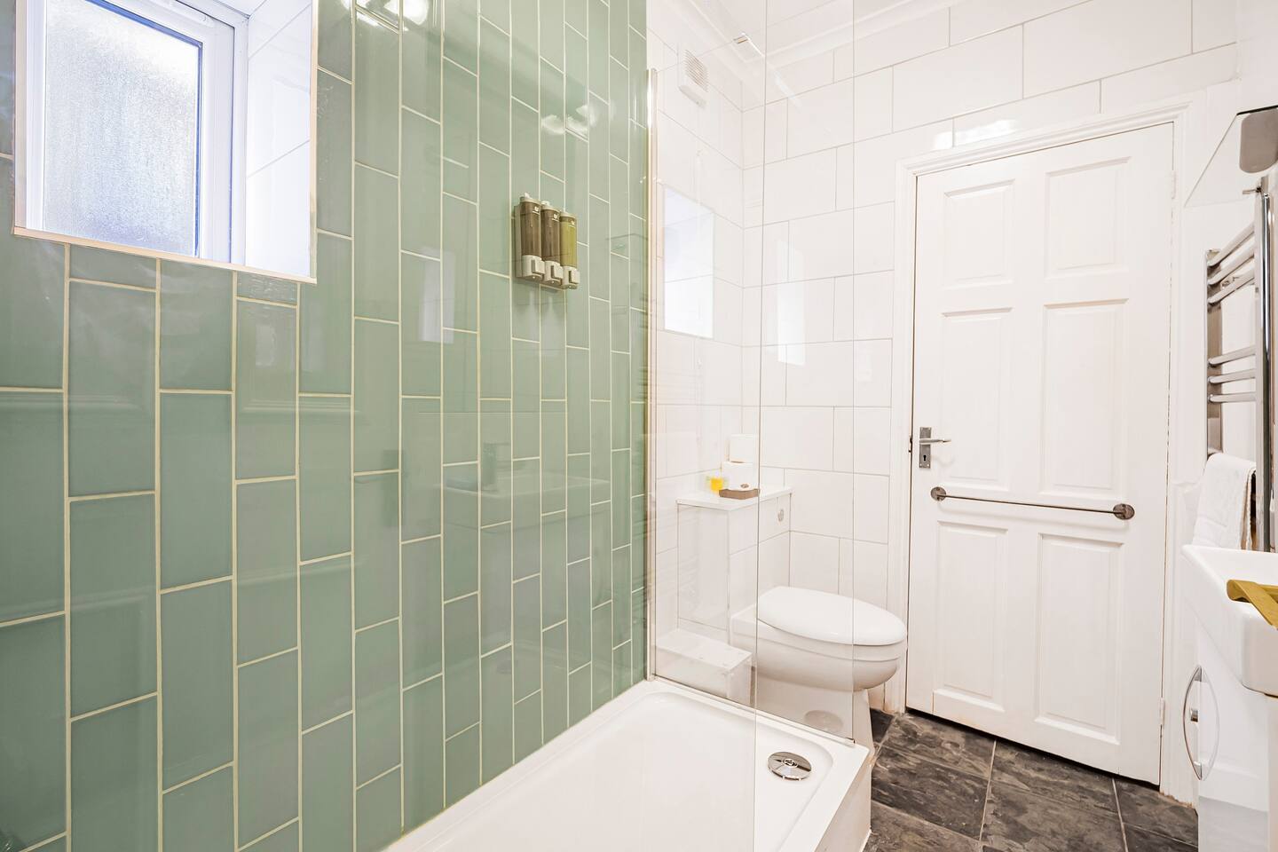 View Tulse Hill - 1BD w/ beautiful private garden - Pass the Keys in 6A Elmcourt Rd, Thurlow Park SE27 9BZ Tulse Hill - 1BD w/ beautiful private garden - Pass the Keys in 6A Elmcourt Rd, Thurlow Park SE27 9BZ - Property image 21 - VivreStays
