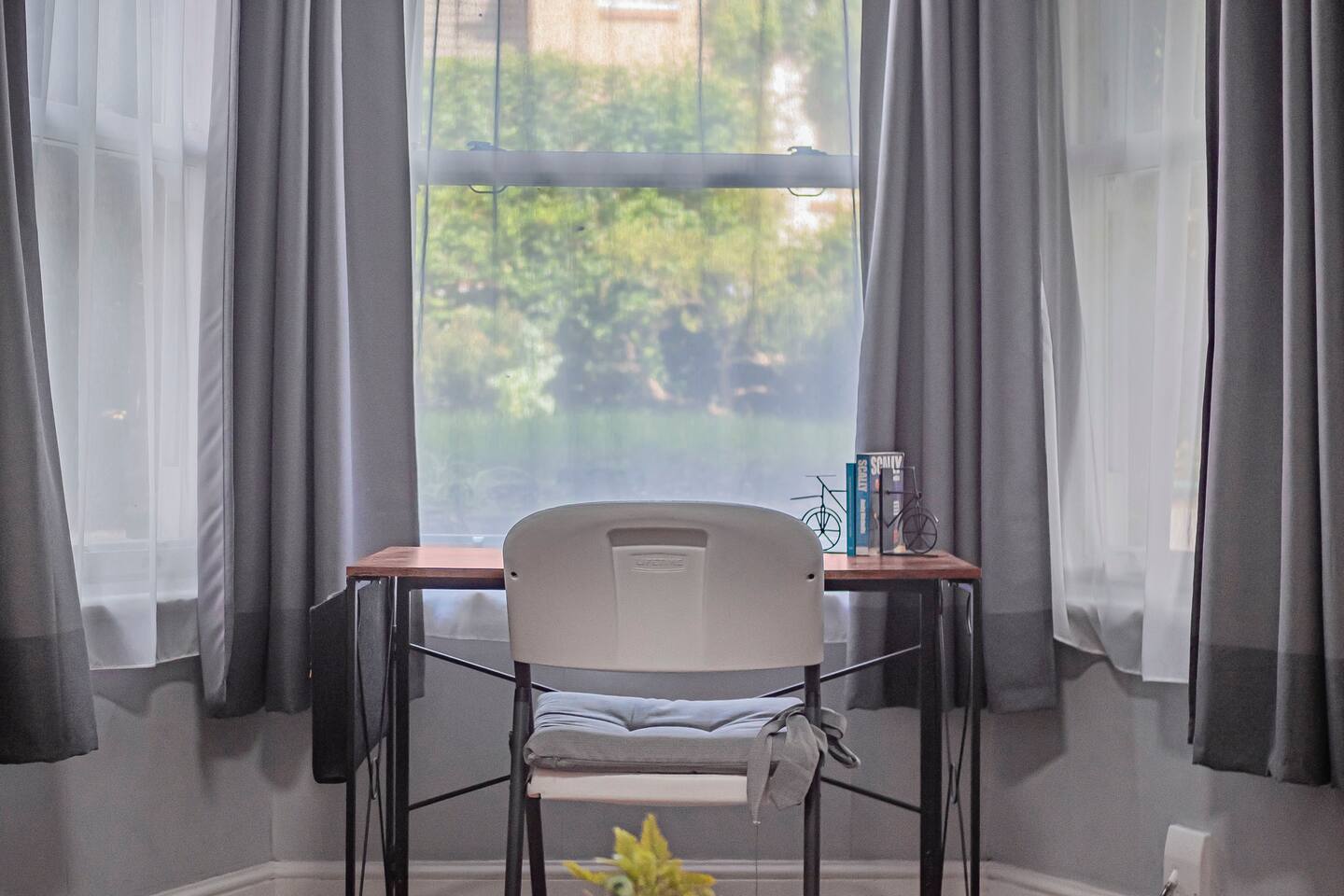 View Tulse Hill - 1BD w/ beautiful private garden - Pass the Keys in 6A Elmcourt Rd, Thurlow Park SE27 9BZ Tulse Hill - 1BD w/ beautiful private garden - Pass the Keys in 6A Elmcourt Rd, Thurlow Park SE27 9BZ - Property image 22 - VivreStays