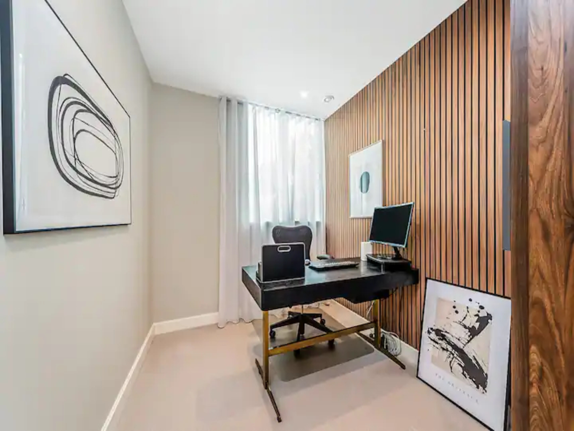 Contemporary Fulham Penthouse with Large Balcony - Pass the Keys in Flat 9 Hannell House, 26 Hannell Road, Fulham, London, SW6 7RB SW6 7RB - Property image 24 - VivreStays