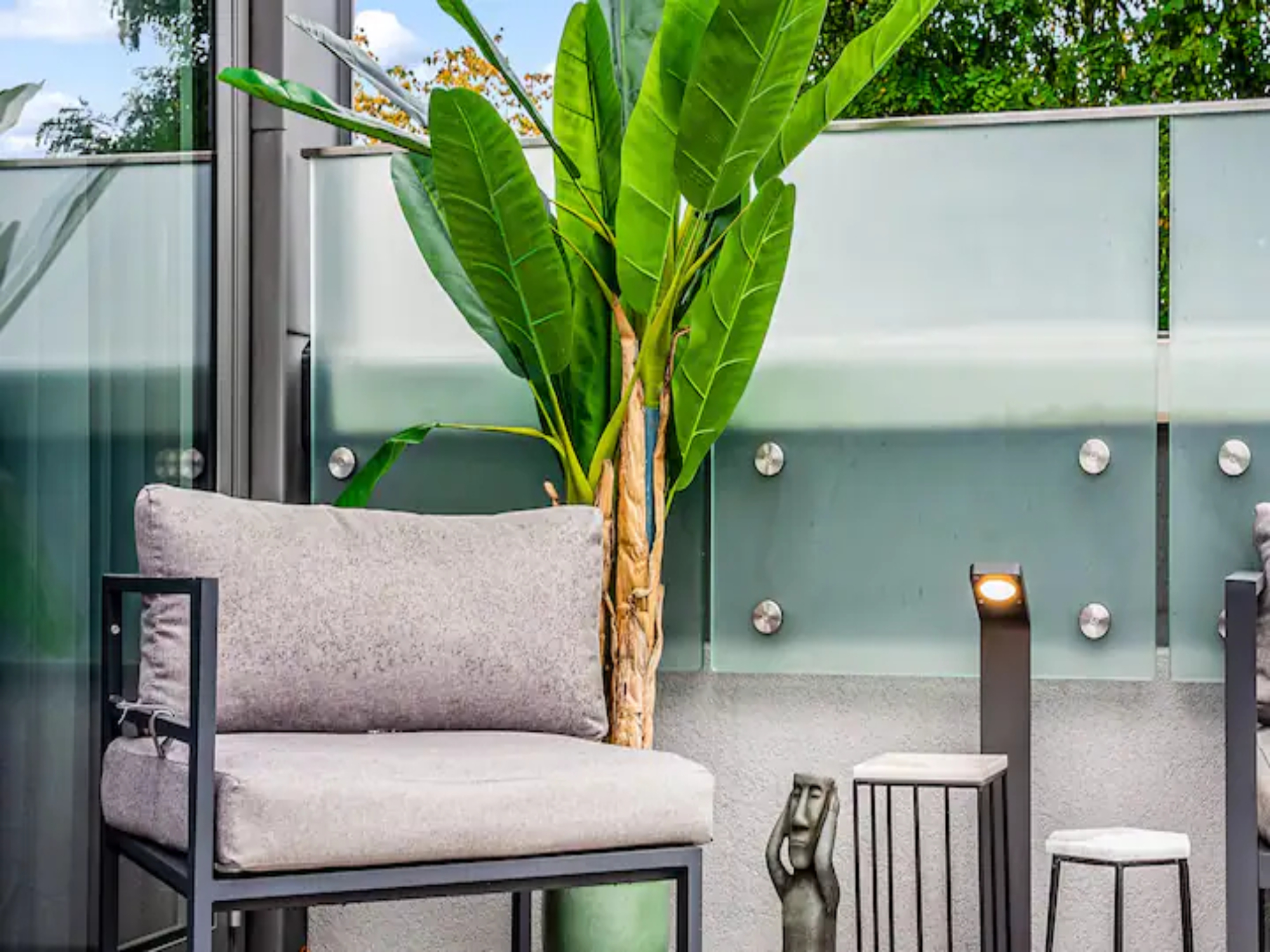 Contemporary Fulham Penthouse with Large Balcony - Pass the Keys in Flat 9 Hannell House, 26 Hannell Road, Fulham, London, SW6 7RB SW6 7RB - Property image 26 - VivreStays