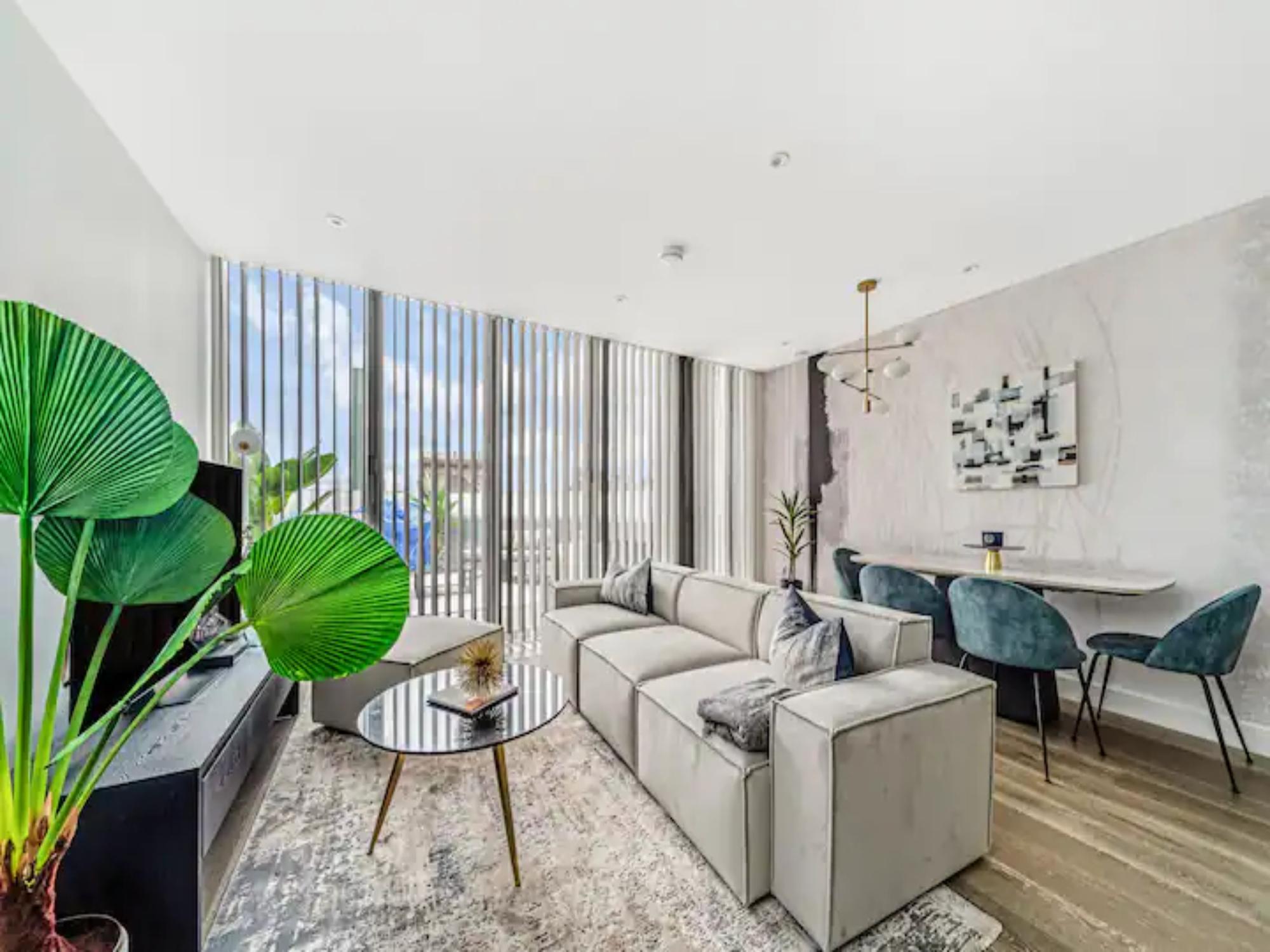 Contemporary Fulham Penthouse with Large Balcony - Pass the Keys in Flat 9 Hannell House, 26 Hannell Road, Fulham, London, SW6 7RB SW6 7RB - Property image 2 - VivreStays