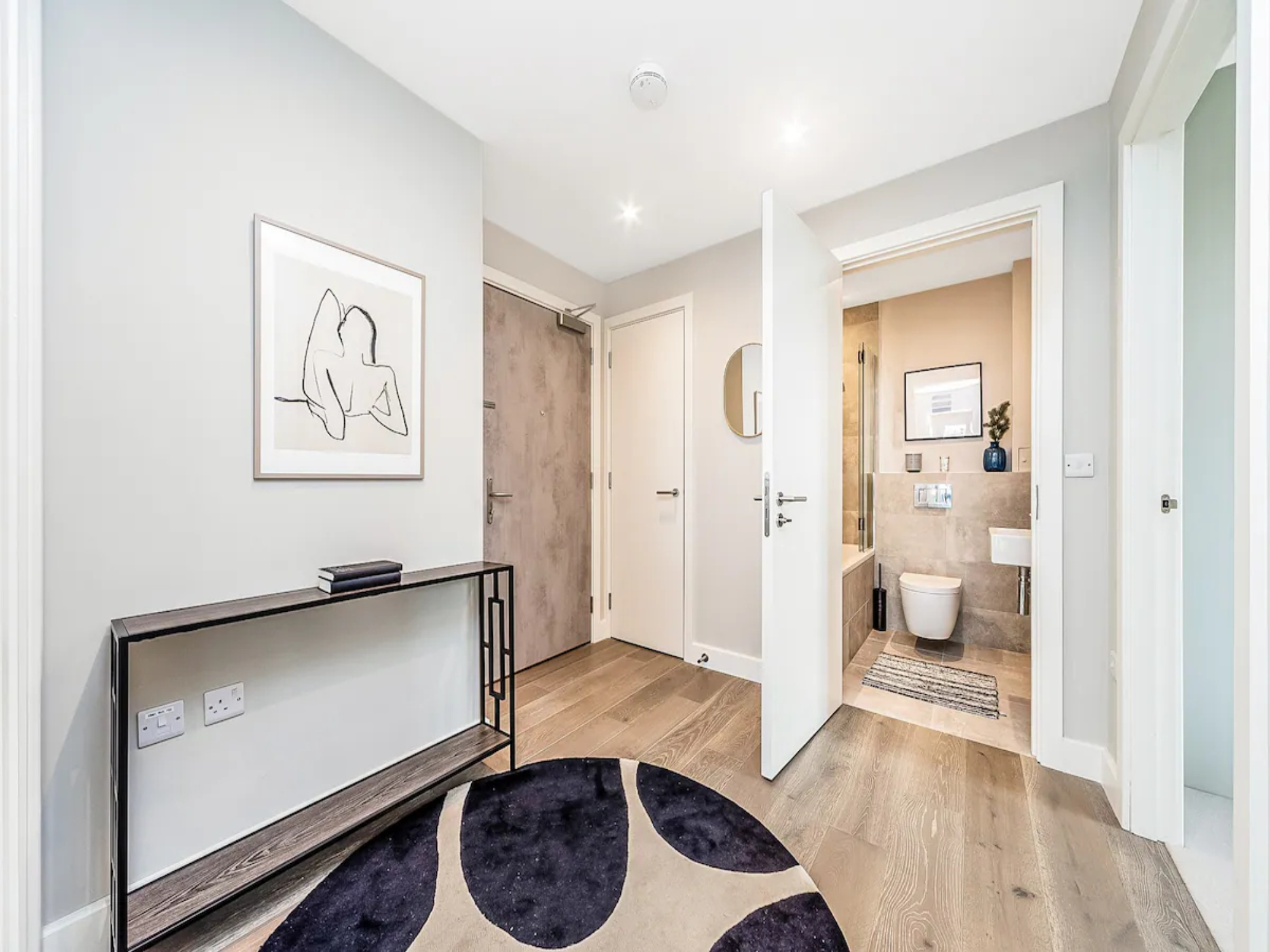Contemporary Fulham Penthouse with Large Balcony - Pass the Keys in Flat 9 Hannell House, 26 Hannell Road, Fulham, London, SW6 7RB SW6 7RB - Property image 30 - VivreStays