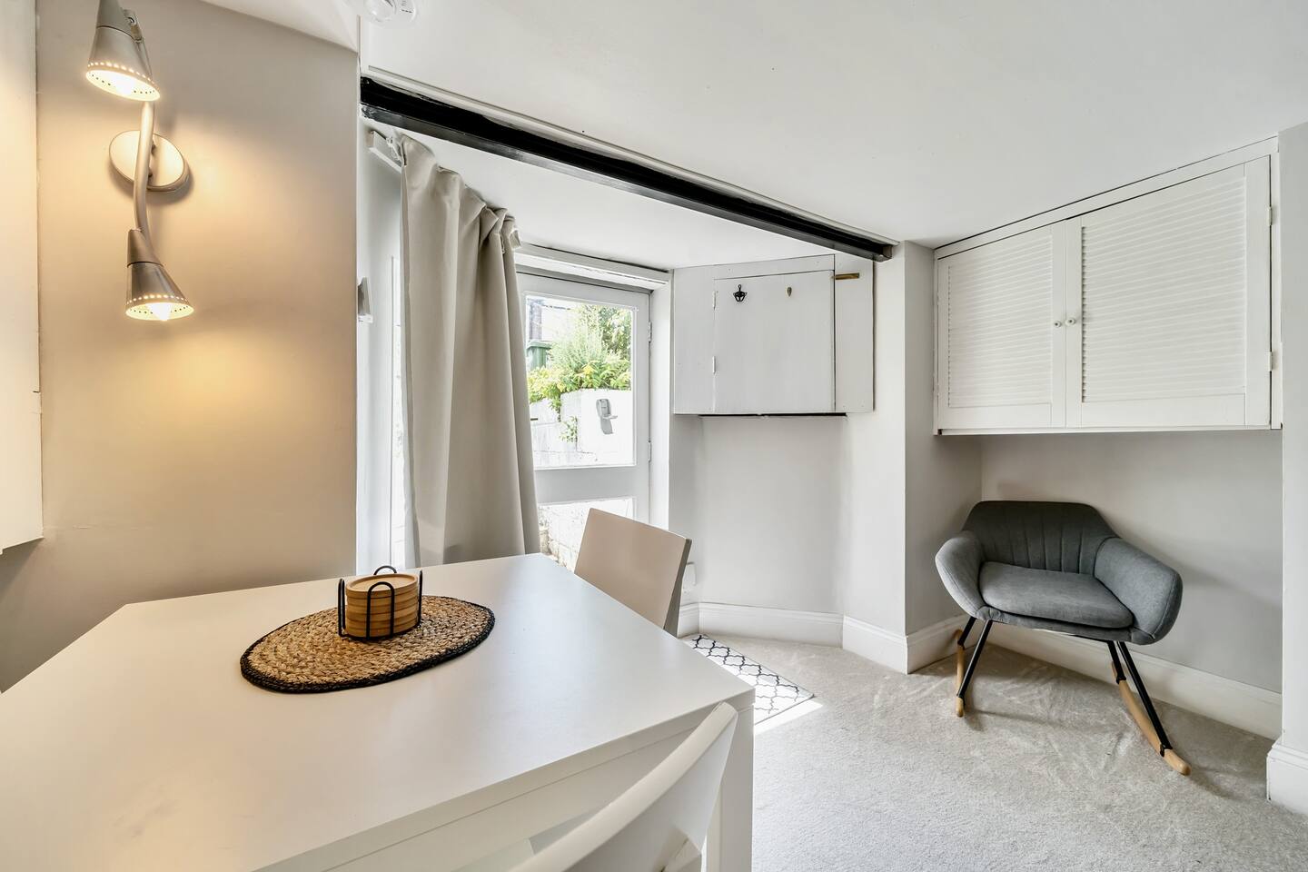 View Lovely Apartment - Central Oxford - Pass the Keys in Basement Flat, 65 Hurst Street, OX4 1HA ox4 1HA Lovely Apartment - Central Oxford - Pass the Keys in Basement Flat, 65 Hurst Street, OX4 1HA ox4 1HA - Property image 13 - VivreStays