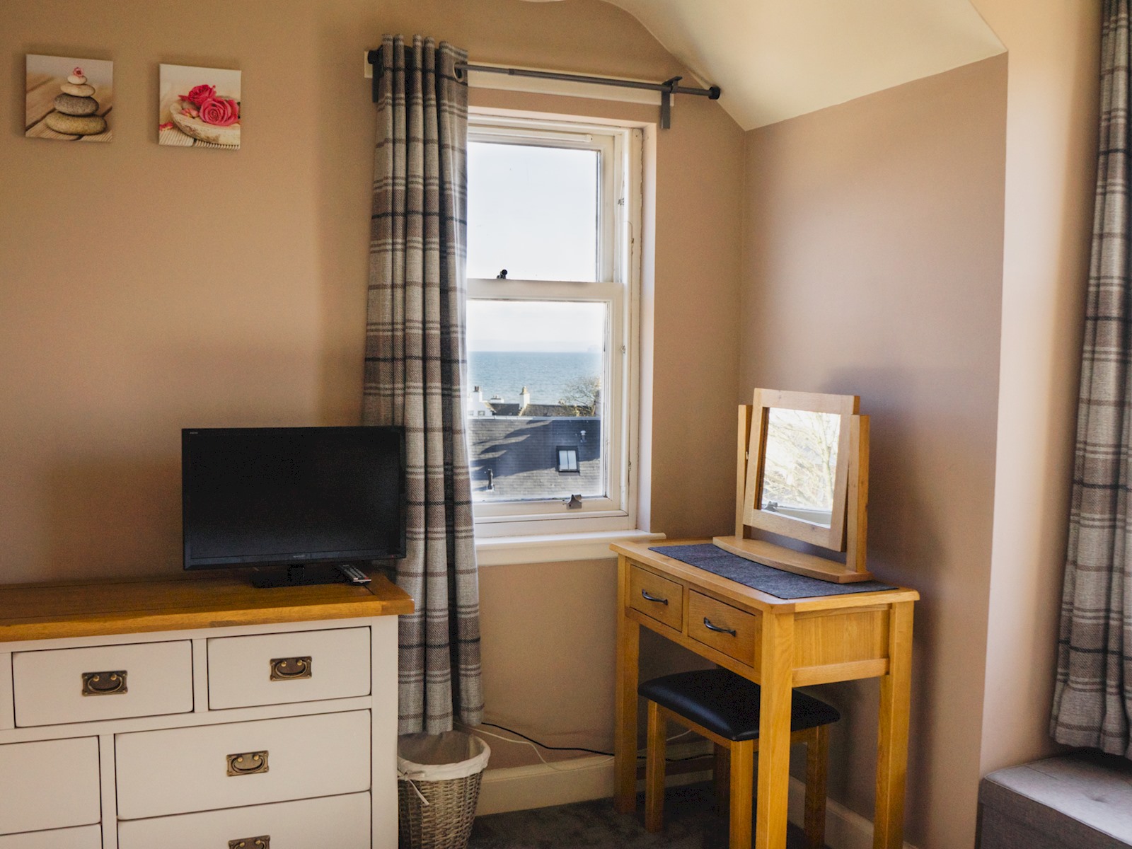 The Old Stables, The Loan, Anstruther - Pass the Keys in The Old Stables, The Loan, Anstruther, Fife, KY10 3HG KY10 3HG - Property image 21 - VivreStays