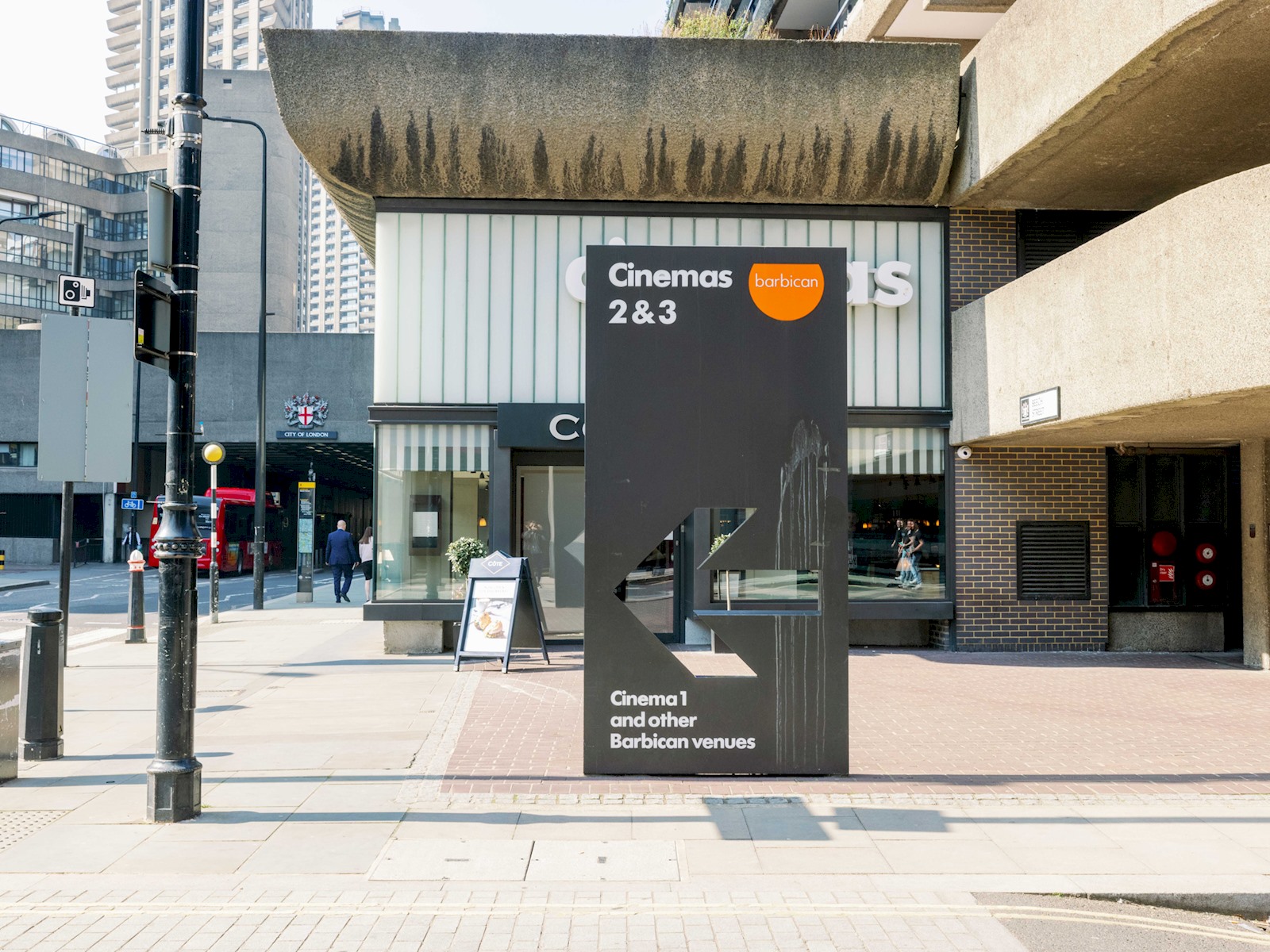View Stylish Retreat | Walk to Barbican & St. Paul’s - Pass the Keys in Flat 10, 1 Lamb's Passage, EC1Y 8AB EC1Y 8AB Stylish Retreat | Walk to Barbican & St. Paul’s - Pass the Keys in Flat 10, 1 Lamb's Passage, EC1Y 8AB EC1Y 8AB - Property image 13 - VivreStays