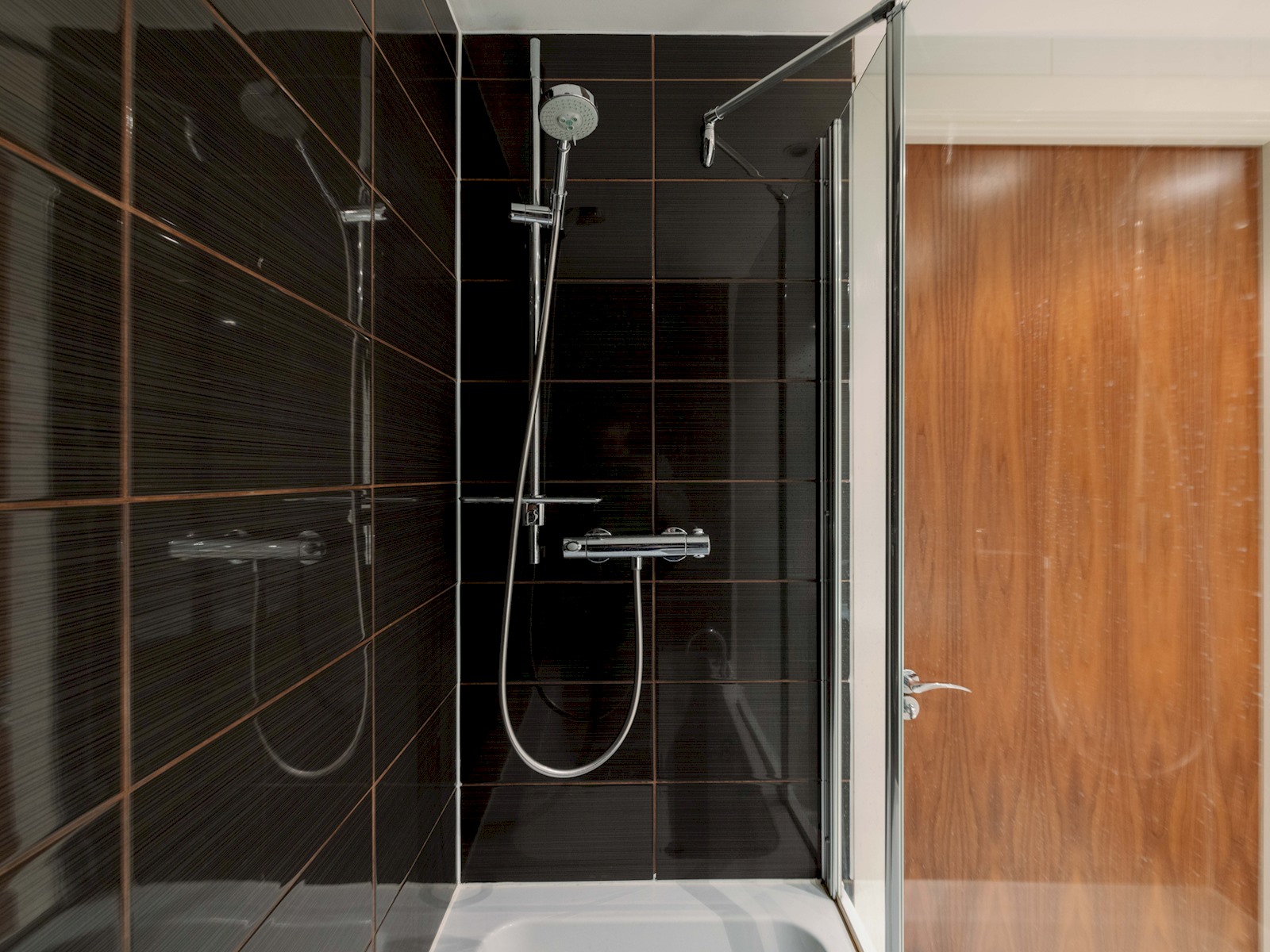 View Stylish Retreat | Walk to Barbican & St. Paul’s - Pass the Keys in Flat 10, 1 Lamb's Passage, EC1Y 8AB EC1Y 8AB Stylish Retreat | Walk to Barbican & St. Paul’s - Pass the Keys in Flat 10, 1 Lamb's Passage, EC1Y 8AB EC1Y 8AB - Property image 25 - VivreStays