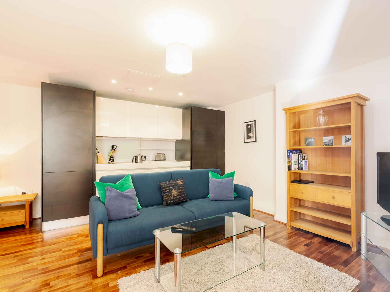 View Stylish Retreat | Walk to Barbican & St. Paul’s - Pass the Keys Stylish Retreat | Walk to Barbican & St. Paul’s - Pass the Keys serviced apartment - London - VivreStays