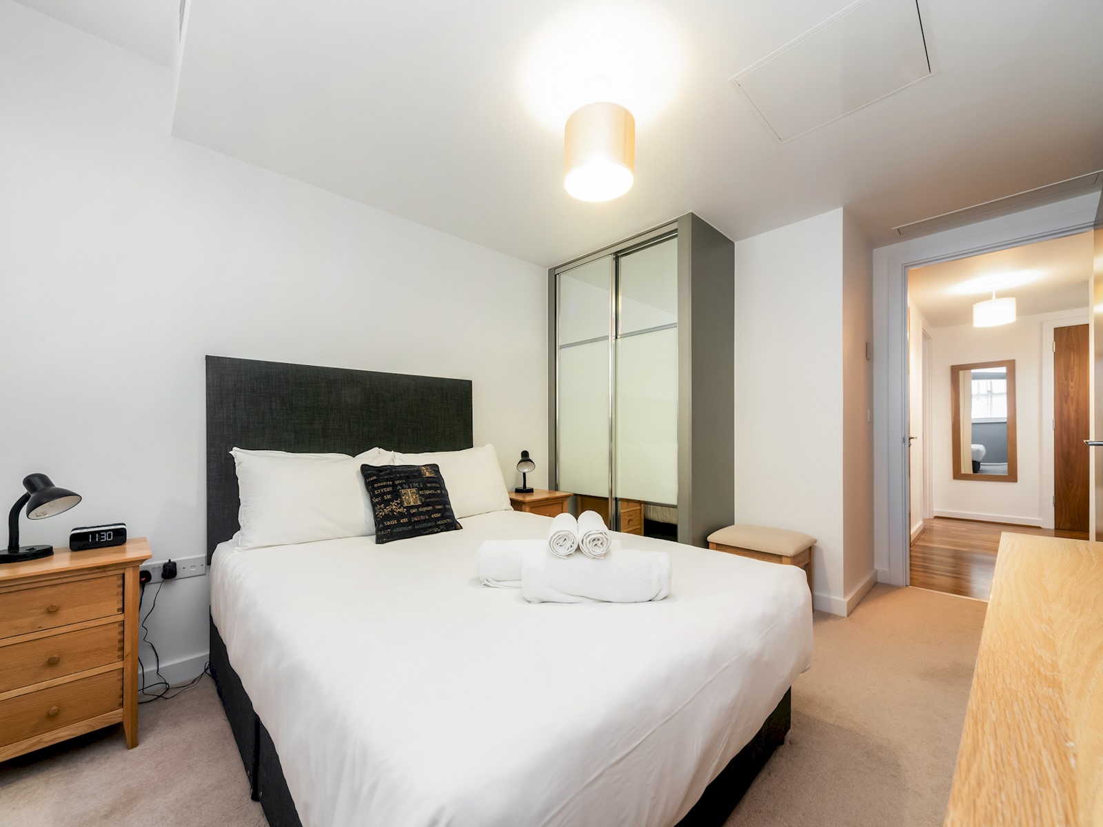 View Stylish Retreat | Walk to Barbican & St. Paul’s - Pass the Keys in Flat 10, 1 Lamb's Passage, EC1Y 8AB EC1Y 8AB Stylish Retreat | Walk to Barbican & St. Paul’s - Pass the Keys in Flat 10, 1 Lamb's Passage, EC1Y 8AB EC1Y 8AB - Property image 36 - VivreStays