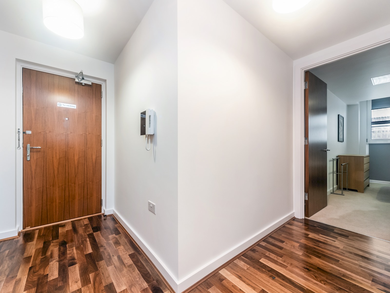 View Stylish Retreat | Walk to Barbican & St. Paul’s - Pass the Keys in Flat 10, 1 Lamb's Passage, EC1Y 8AB EC1Y 8AB Stylish Retreat | Walk to Barbican & St. Paul’s - Pass the Keys in Flat 10, 1 Lamb's Passage, EC1Y 8AB EC1Y 8AB - Property image 38 - VivreStays