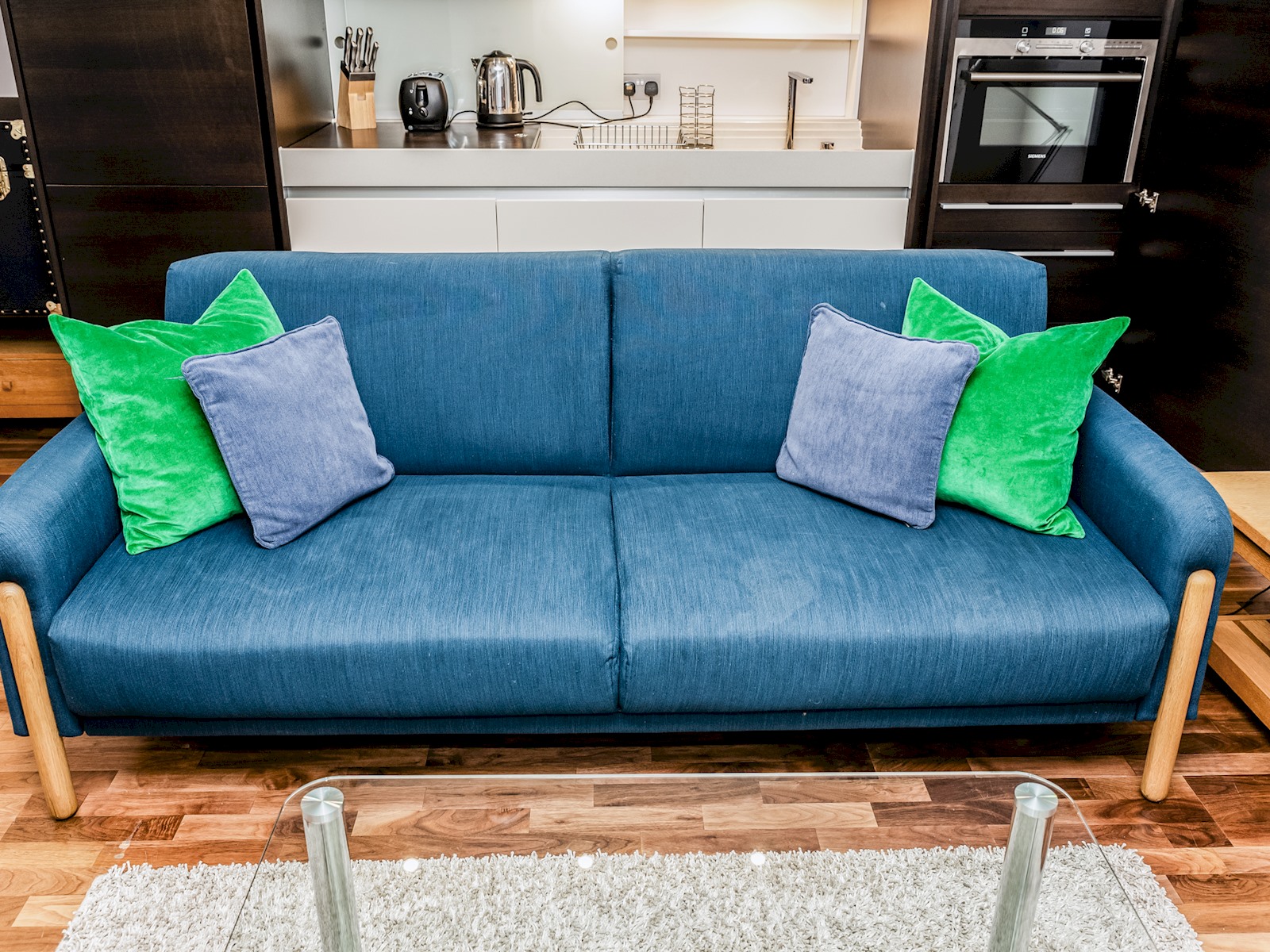 View Stylish Retreat | Walk to Barbican & St. Paul’s - Pass the Keys in Flat 10, 1 Lamb's Passage, EC1Y 8AB EC1Y 8AB Stylish Retreat | Walk to Barbican & St. Paul’s - Pass the Keys in Flat 10, 1 Lamb's Passage, EC1Y 8AB EC1Y 8AB - Property image 53 - VivreStays