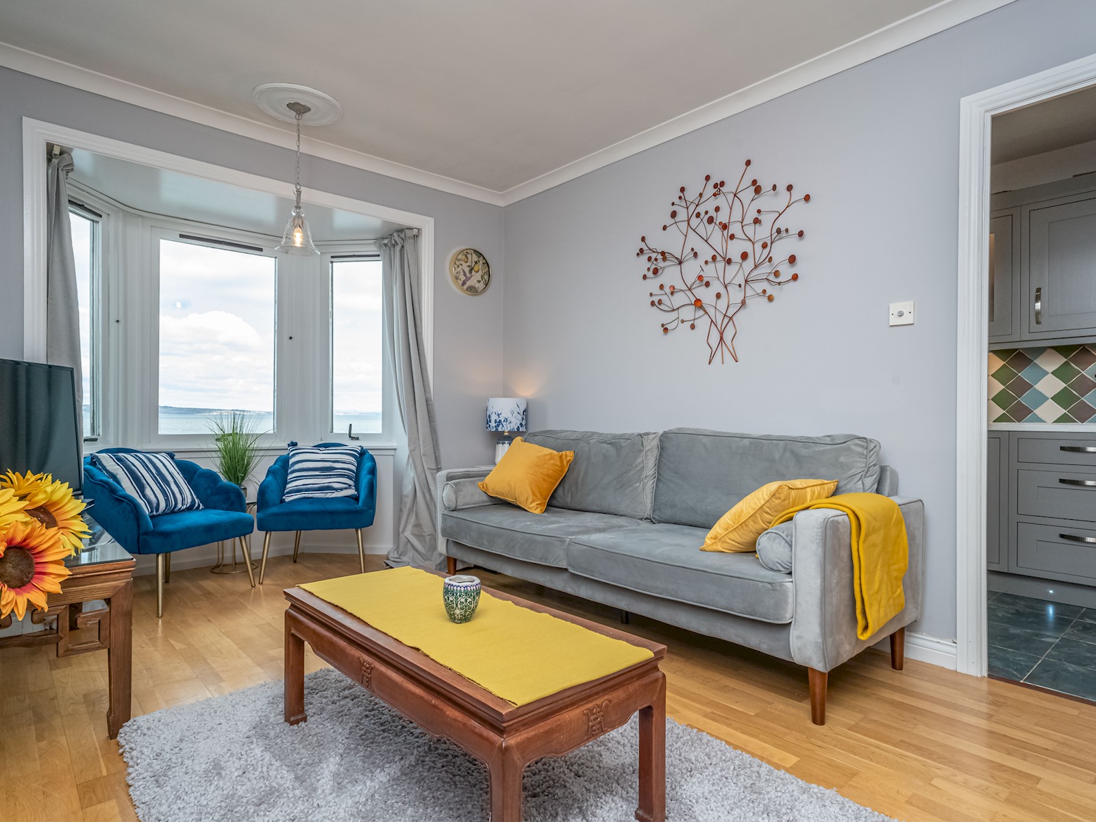 Stunning Flat with Sea View and Parking - Pass the Keys serviced apartment - UK - VivreStays