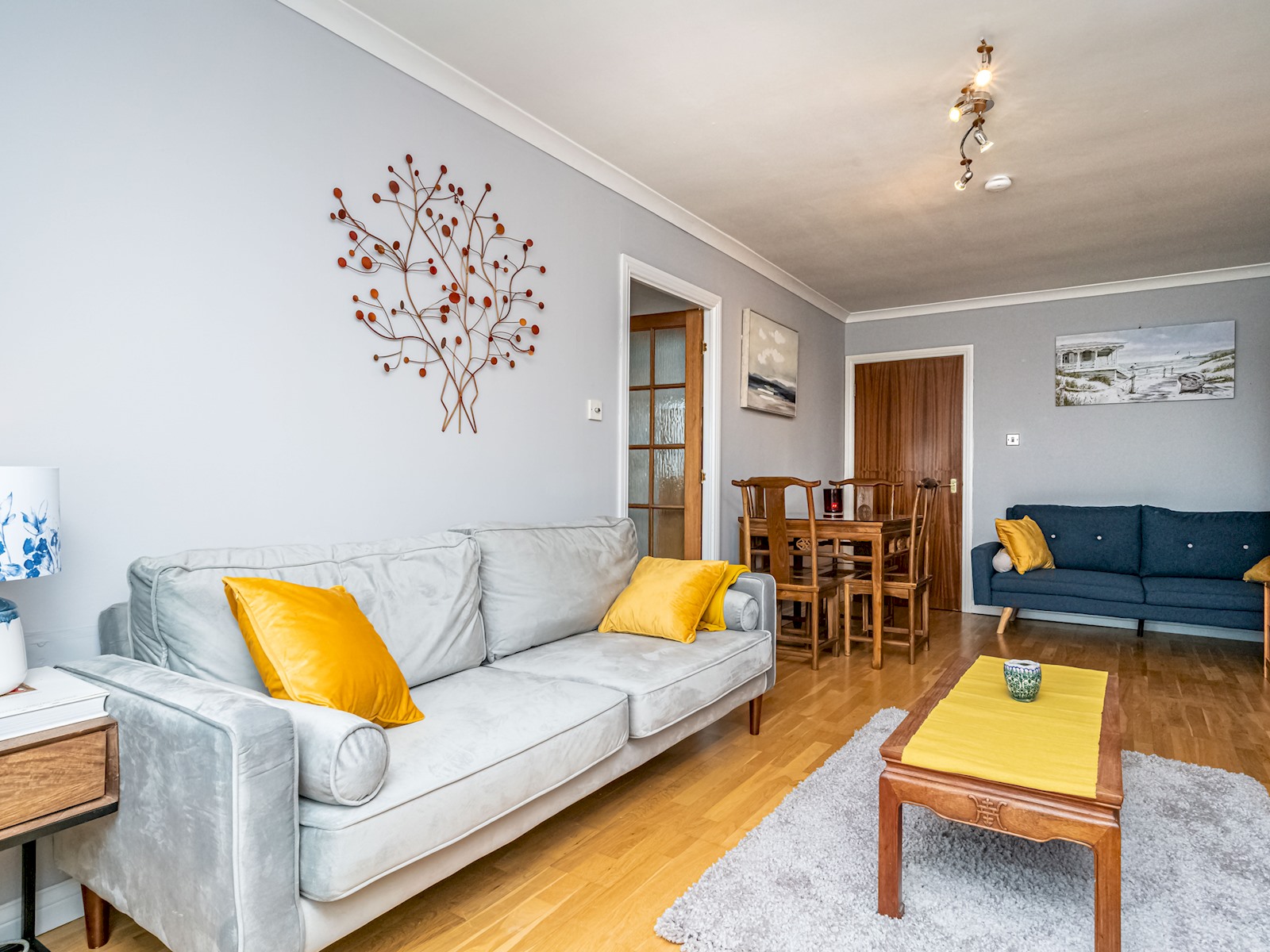 Stunning Flat with Sea View and Parking - Pass the Keys in 25/4 Starbank Road EH5 3BY - Property image 2 - VivreStays