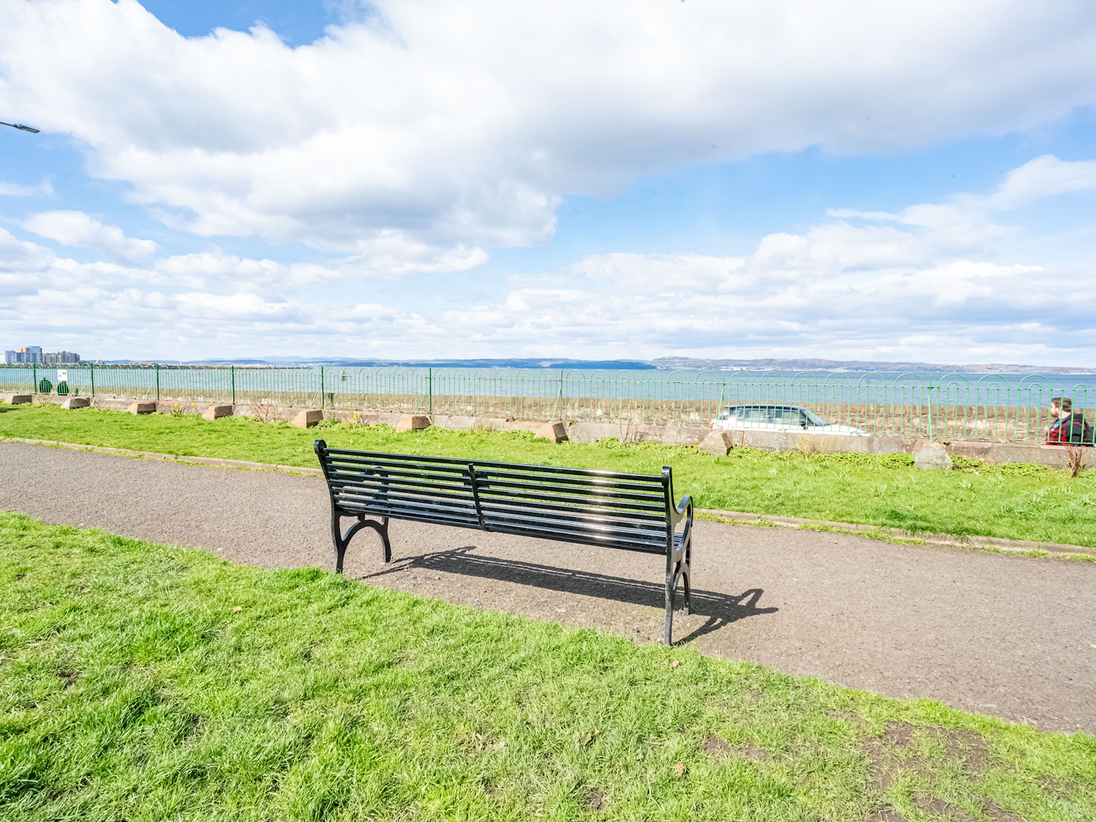 Stunning Flat with Sea View and Parking - Pass the Keys in 25/4 Starbank Road EH5 3BY - Property image 7 - VivreStays