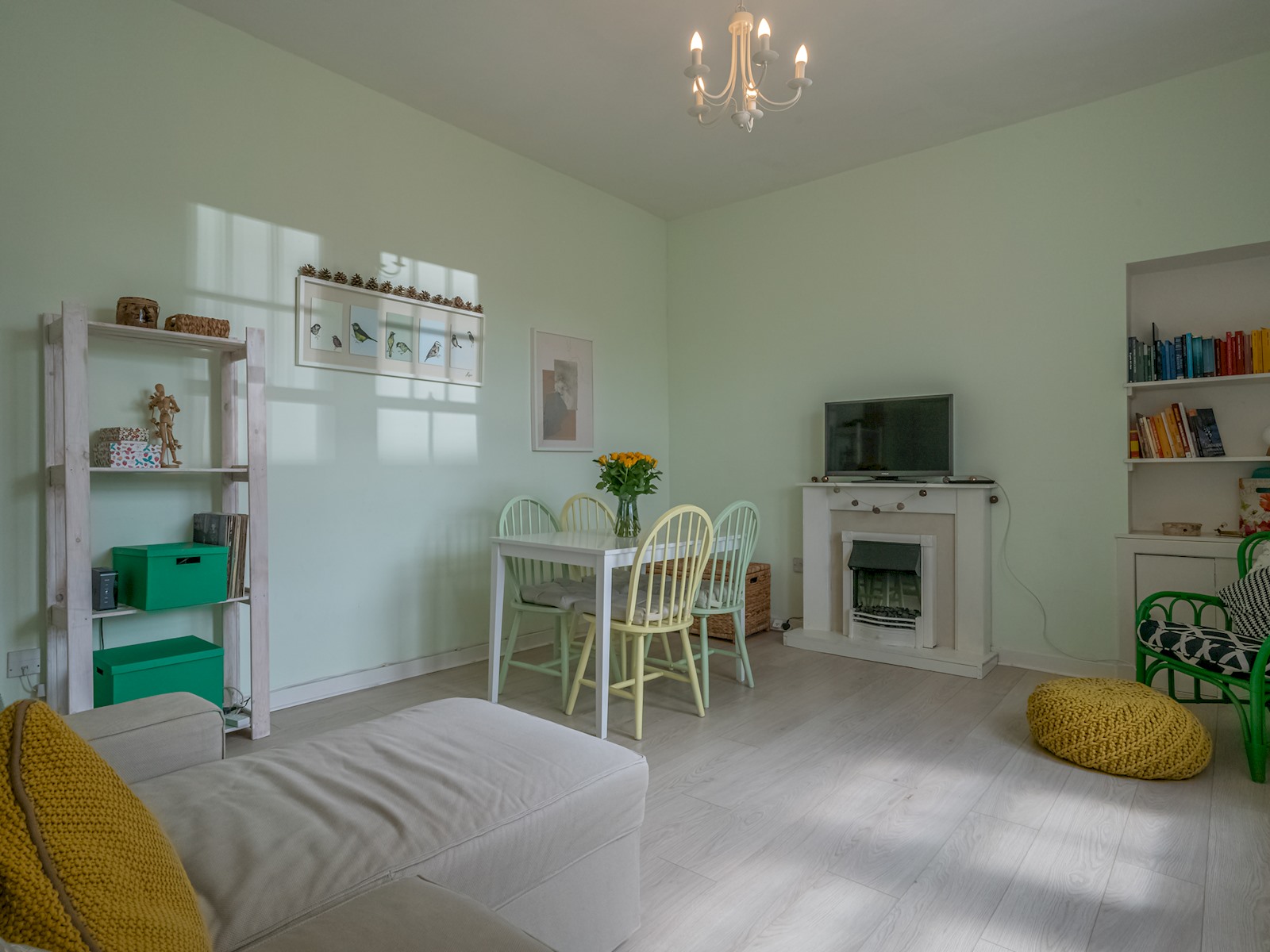 Striking 1BR Home: Near Royal Mile - Edinburgh - Pass the Keys in 15/8 Tron Sq, EH11RT EH11RT - Property image 2 - VivreStays