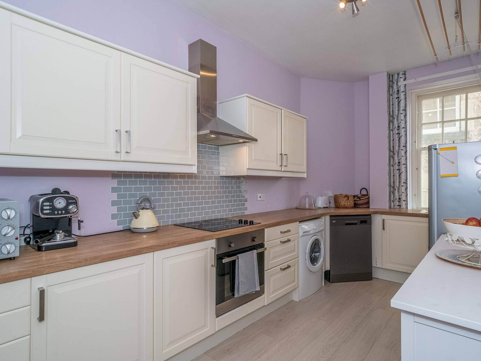 Striking 1BR Home: Near Royal Mile - Edinburgh - Pass the Keys in 15/8 Tron Sq, EH11RT EH11RT - Property image 3 - VivreStays