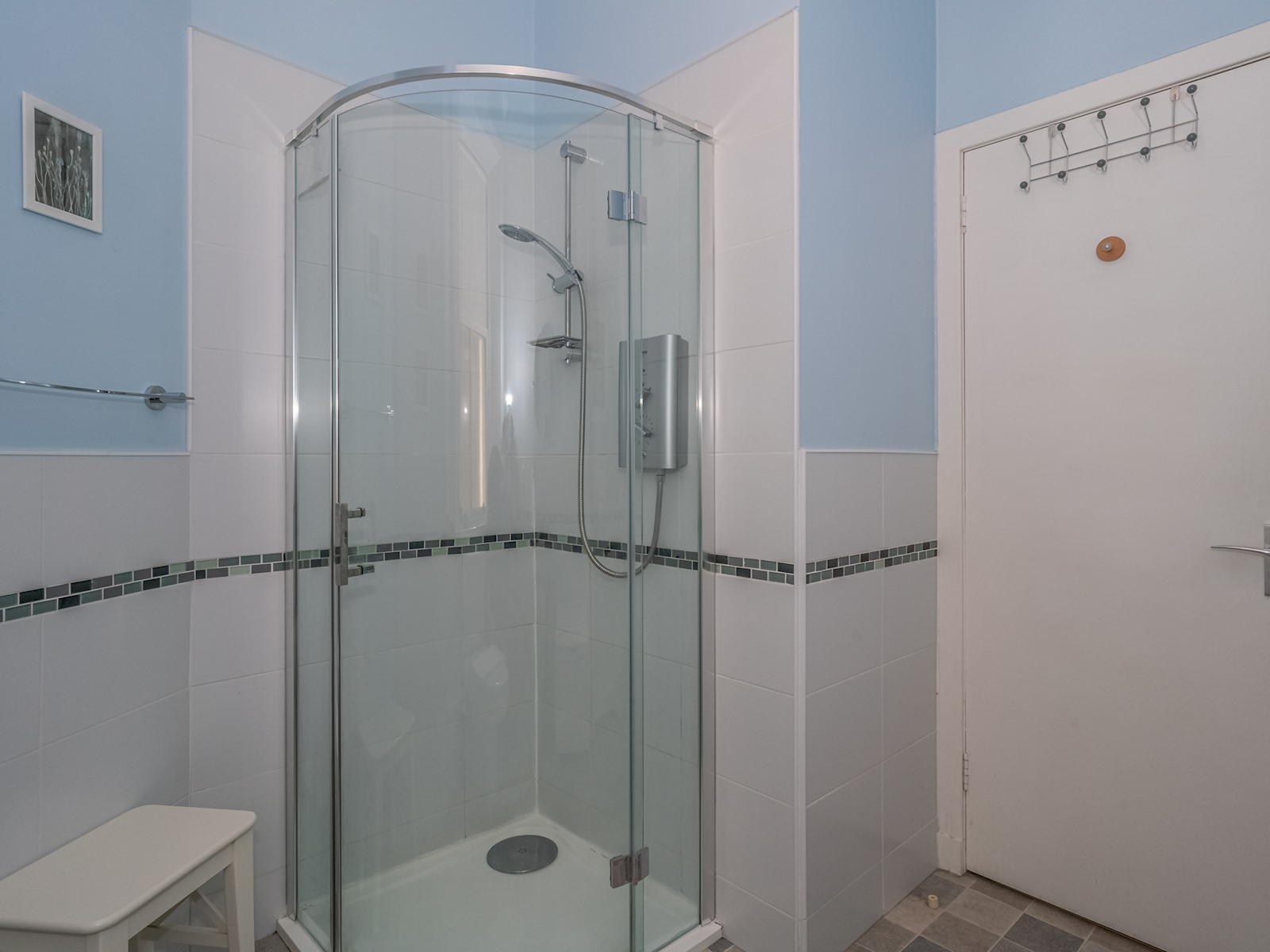 Striking 1BR Home: Near Royal Mile - Edinburgh - Pass the Keys in 15/8 Tron Sq, EH11RT EH11RT - Property image 16 - VivreStays