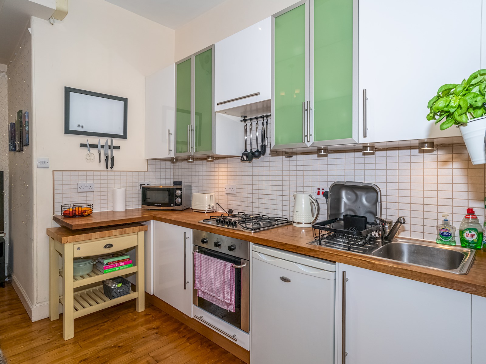 View Superb 1 Bed Flat in Traditional Victorian Building - Pass the Keys in 6 1F4 Horne Terrace Eh11 1Jj Superb 1 Bed Flat in Traditional Victorian Building - Pass the Keys in 6 1F4 Horne Terrace Eh11 1Jj - Property image 5 - VivreStays