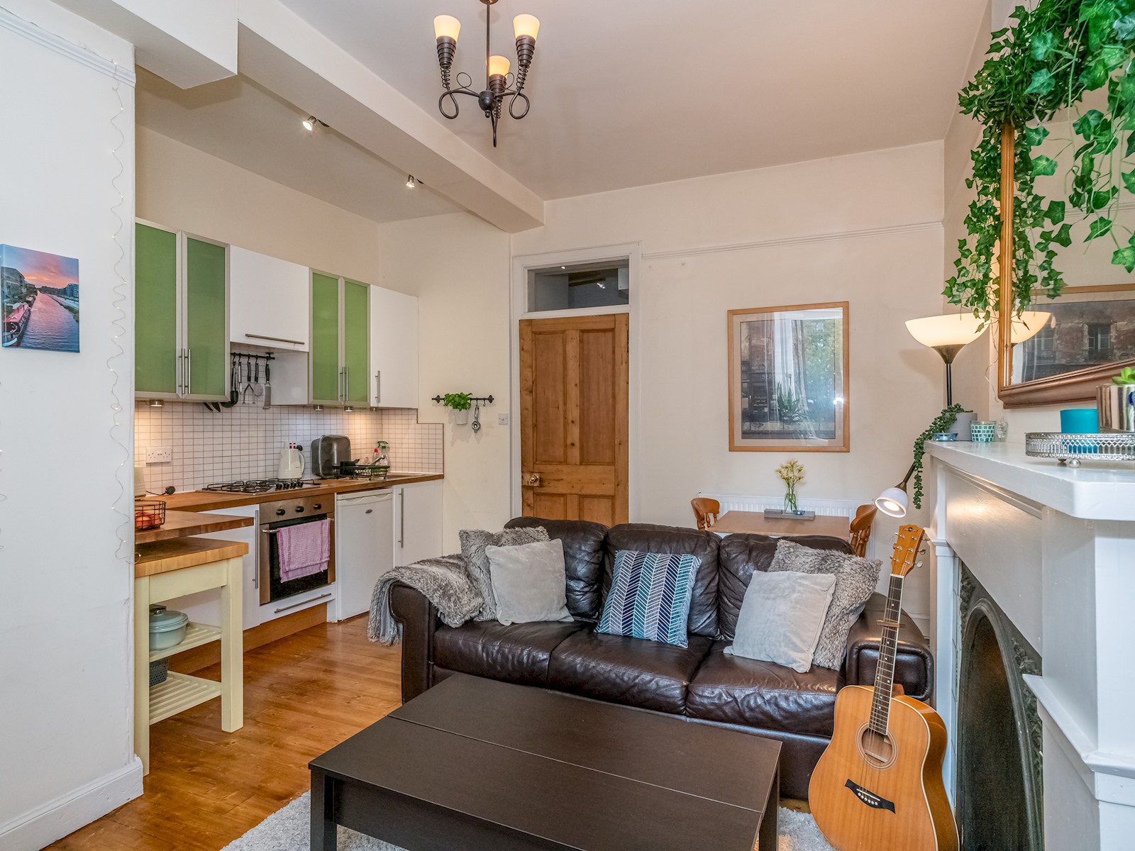 View Superb 1 Bed Flat in Traditional Victorian Building - Pass the Keys in 6 1F4 Horne Terrace Eh11 1Jj Superb 1 Bed Flat in Traditional Victorian Building - Pass the Keys in 6 1F4 Horne Terrace Eh11 1Jj - Property image 3 - VivreStays