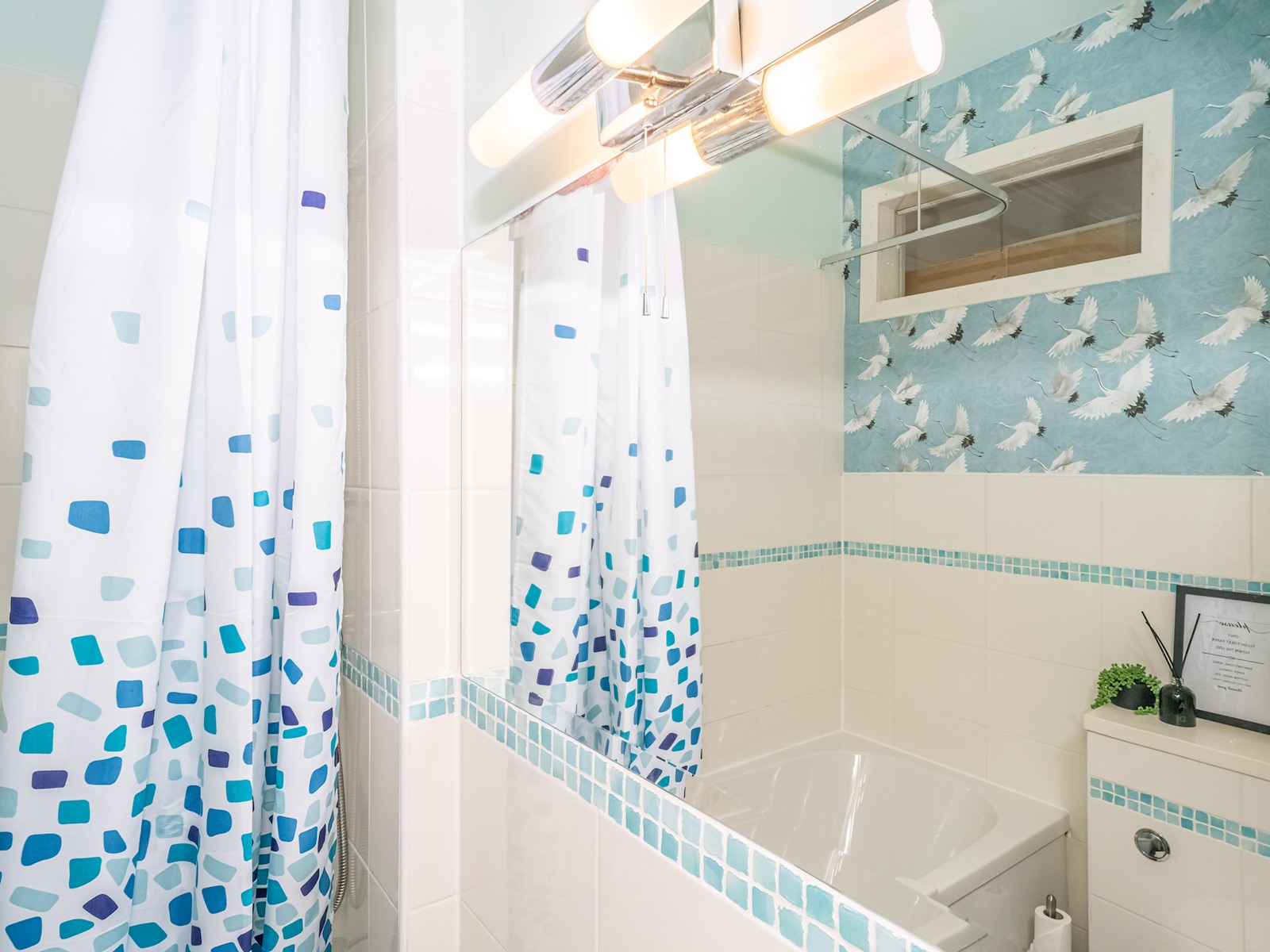 View Superb 1 Bed Flat in Traditional Victorian Building - Pass the Keys in 6 1F4 Horne Terrace Eh11 1Jj Superb 1 Bed Flat in Traditional Victorian Building - Pass the Keys in 6 1F4 Horne Terrace Eh11 1Jj - Property image 19 - VivreStays