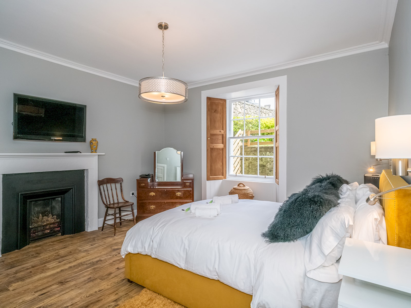 View Superb 3Beds House in Chic area of the City Centre - Pass the Keys in 25A Howe Street, Eh3 6Tf Superb 3Beds House in Chic area of the City Centre - Pass the Keys in 25A Howe Street, Eh3 6Tf - Property image 12 - VivreStays