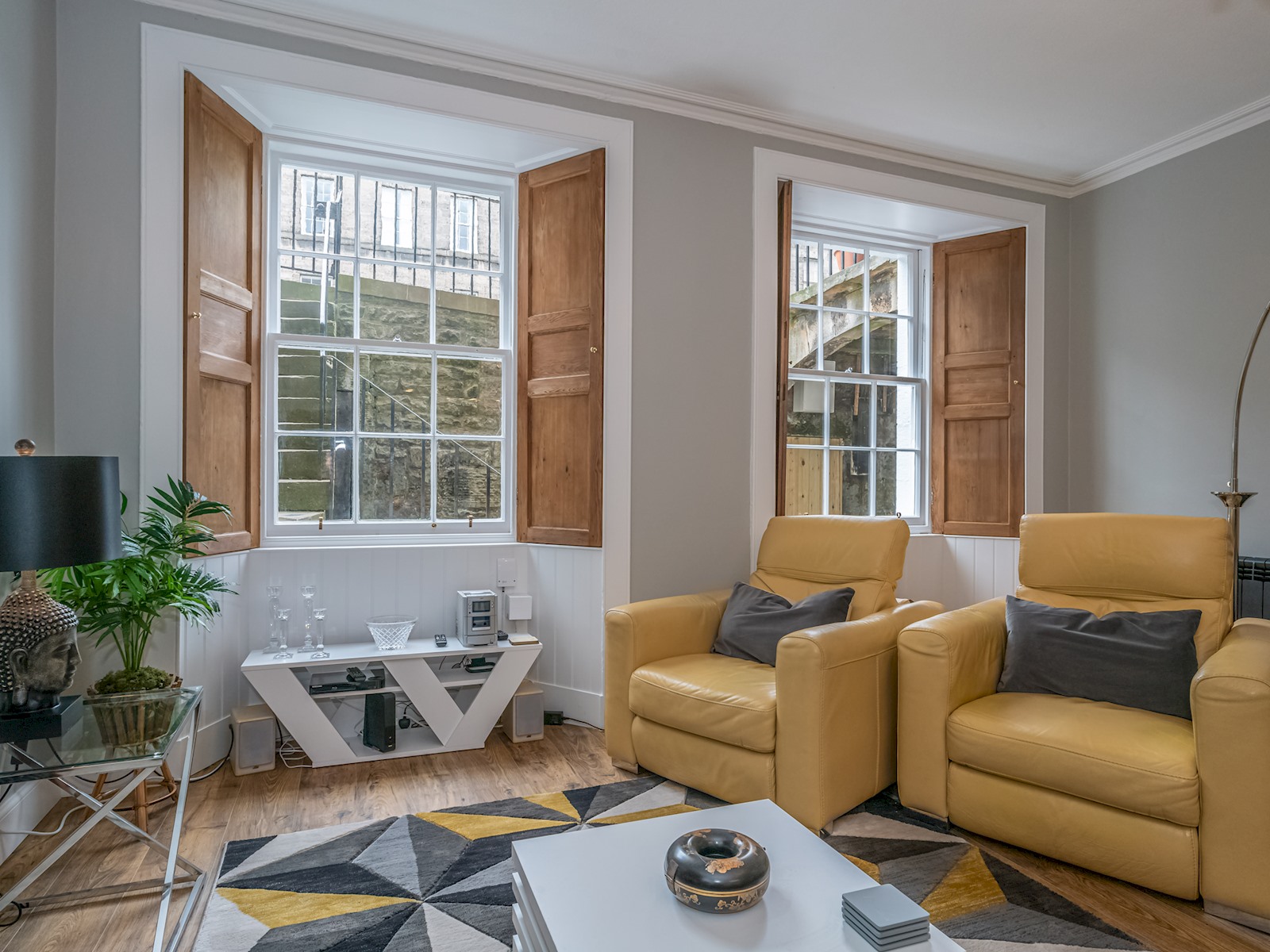 View Superb 3Beds House in Chic area of the City Centre - Pass the Keys in 25A Howe Street, Eh3 6Tf Superb 3Beds House in Chic area of the City Centre - Pass the Keys in 25A Howe Street, Eh3 6Tf - Property image 2 - VivreStays