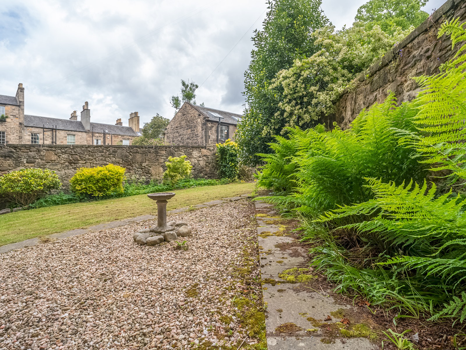 View Superb 3Beds House in Chic area of the City Centre - Pass the Keys in 25A Howe Street, Eh3 6Tf Superb 3Beds House in Chic area of the City Centre - Pass the Keys in 25A Howe Street, Eh3 6Tf - Property image 18 - VivreStays
