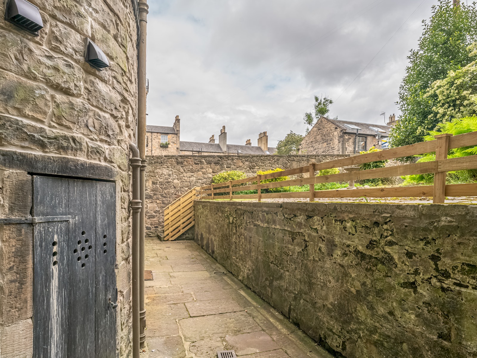 View Superb 3Beds House in Chic area of the City Centre - Pass the Keys in 25A Howe Street, Eh3 6Tf Superb 3Beds House in Chic area of the City Centre - Pass the Keys in 25A Howe Street, Eh3 6Tf - Property image 44 - VivreStays