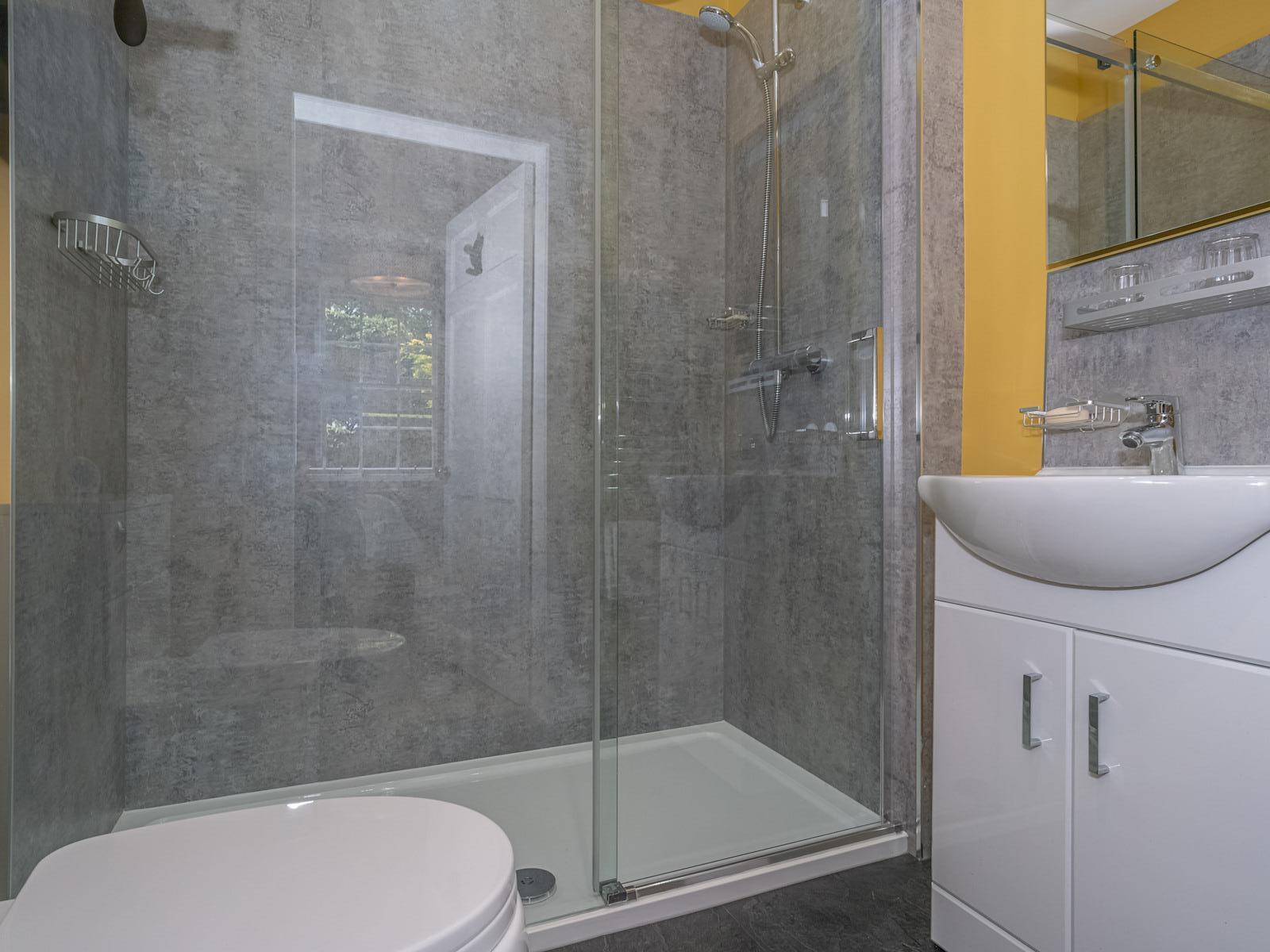View Superb 3Beds House in Chic area of the City Centre - Pass the Keys in 25A Howe Street, Eh3 6Tf Superb 3Beds House in Chic area of the City Centre - Pass the Keys in 25A Howe Street, Eh3 6Tf - Property image 39 - VivreStays