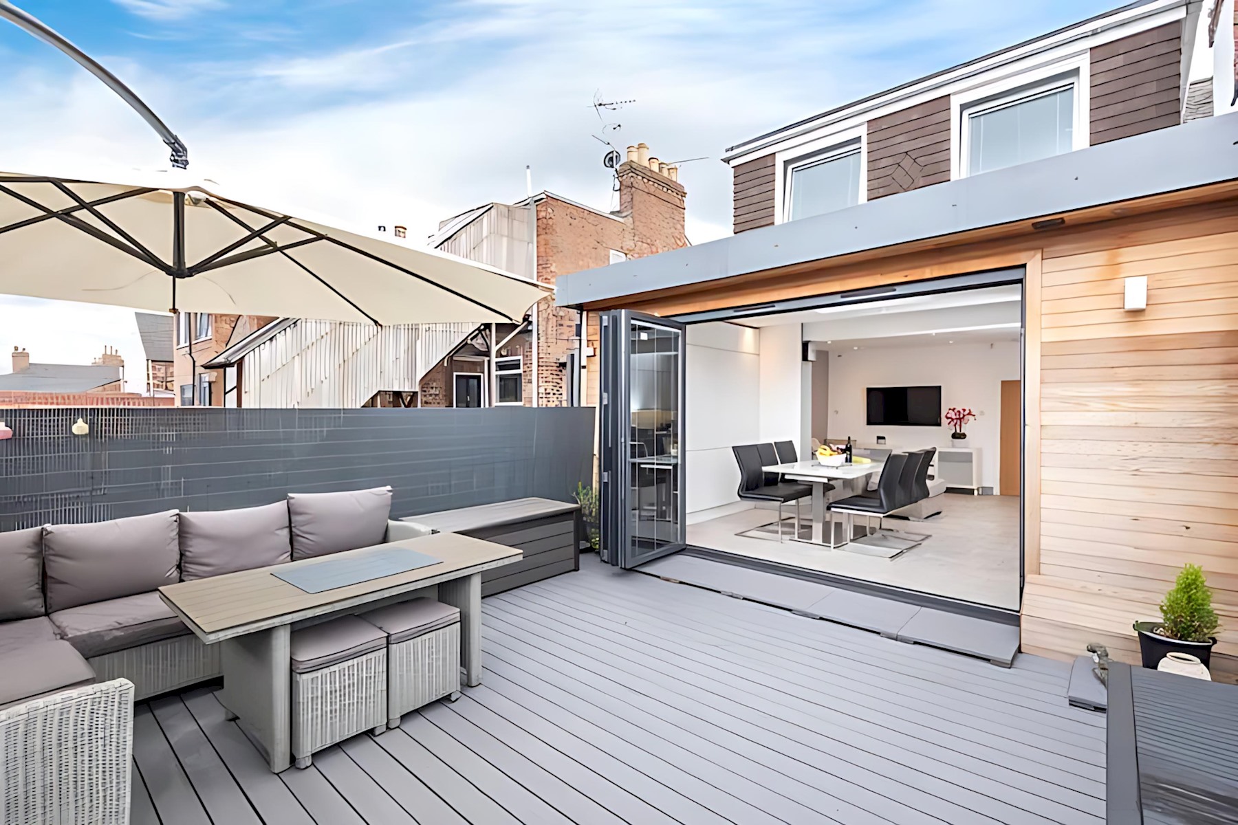 Modern Minimalist 3-Bed Duplex Apartment in York - Pass The Keys in Pear Tree Apartment, 65 East Parade, York YO31 7YB YO31 7YB - Property image 3 - VivreStays