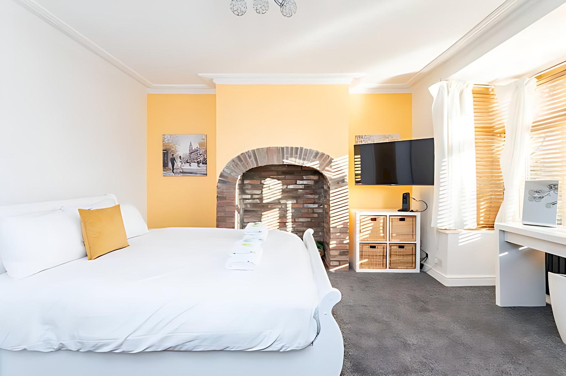 Modern Minimalist 3-Bed Duplex Apartment in York - Pass The Keys in Pear Tree Apartment, 65 East Parade, York YO31 7YB YO31 7YB - Property image 4 - VivreStays