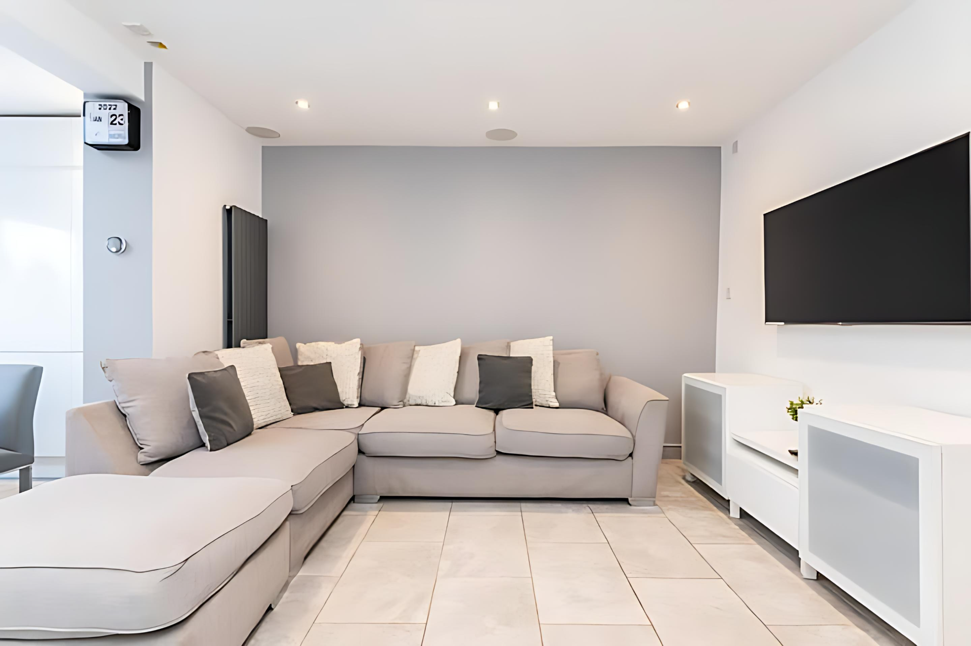Modern Minimalist 3-Bed Duplex Apartment in York - Pass The Keys in Pear Tree Apartment, 65 East Parade, York YO31 7YB YO31 7YB - Property image 6 - VivreStays