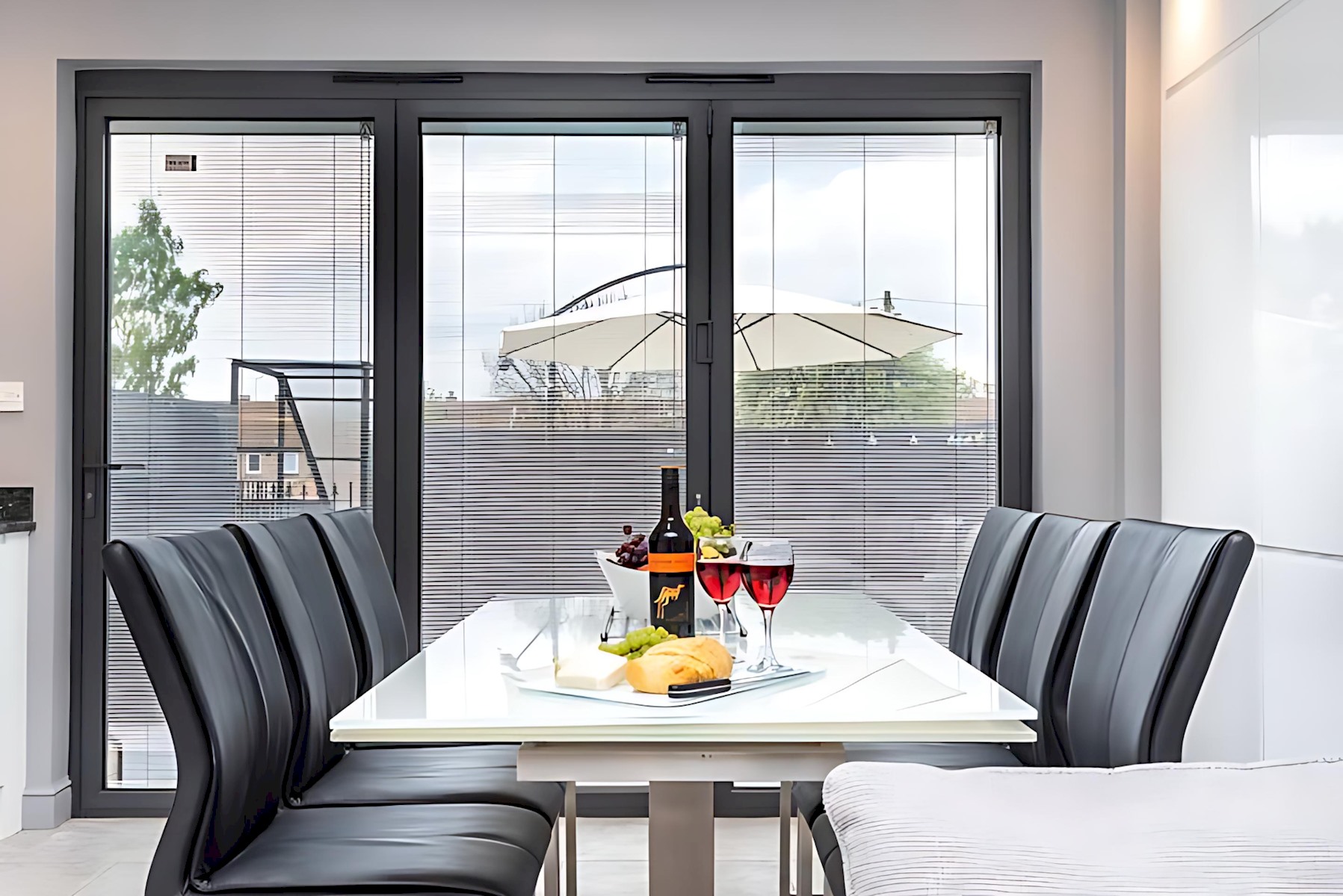 Modern Minimalist 3-Bed Duplex Apartment in York - Pass The Keys in Pear Tree Apartment, 65 East Parade, York YO31 7YB YO31 7YB - Property image 9 - VivreStays
