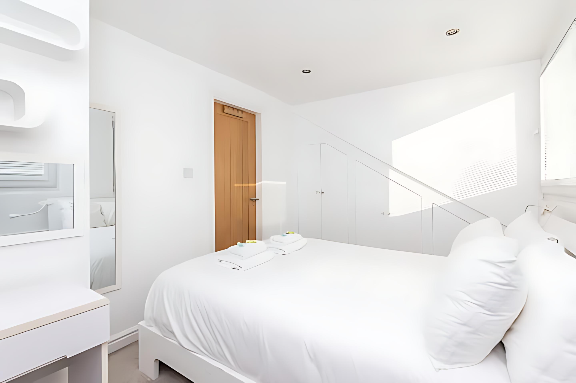 Modern Minimalist 3-Bed Duplex Apartment in York - Pass The Keys in Pear Tree Apartment, 65 East Parade, York YO31 7YB YO31 7YB - Property image 15 - VivreStays