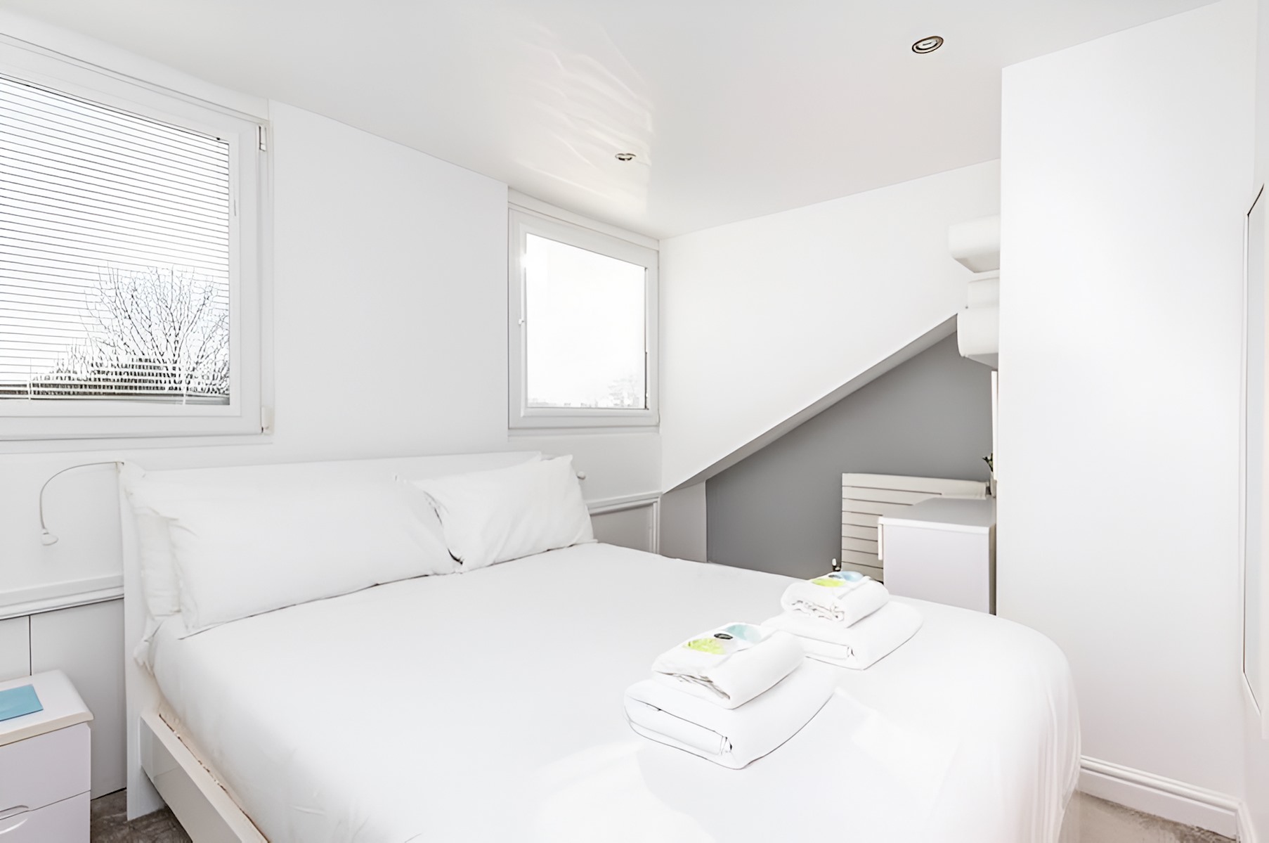 Modern Minimalist 3-Bed Duplex Apartment in York - Pass The Keys in Pear Tree Apartment, 65 East Parade, York YO31 7YB YO31 7YB - Property image 16 - VivreStays