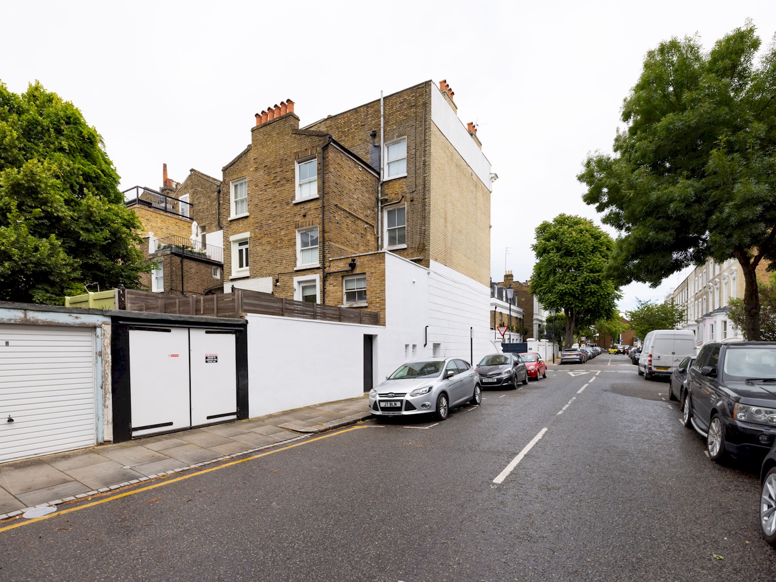 View Chic Apartment, Steps away from King's Rd Chelsea - Pass the Keys in 45D Gunter Grove, SW10 0 UJ, London SW10 0 UJ Chic Apartment, Steps away from King's Rd Chelsea - Pass the Keys in 45D Gunter Grove, SW10 0 UJ, London SW10 0 UJ - Property image 19 - VivreStays