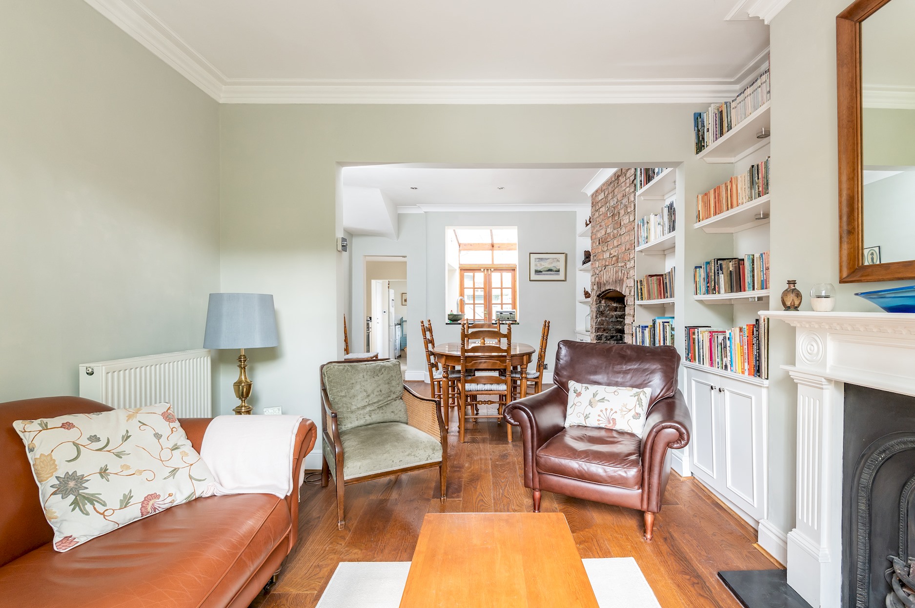 Elegant Grade 2 Listed House Overlooking City Wall - Pass the Keys in 11 Dewsbury Terrace, York, YO1 6HA YO1 6HA - Property image 2 - VivreStays