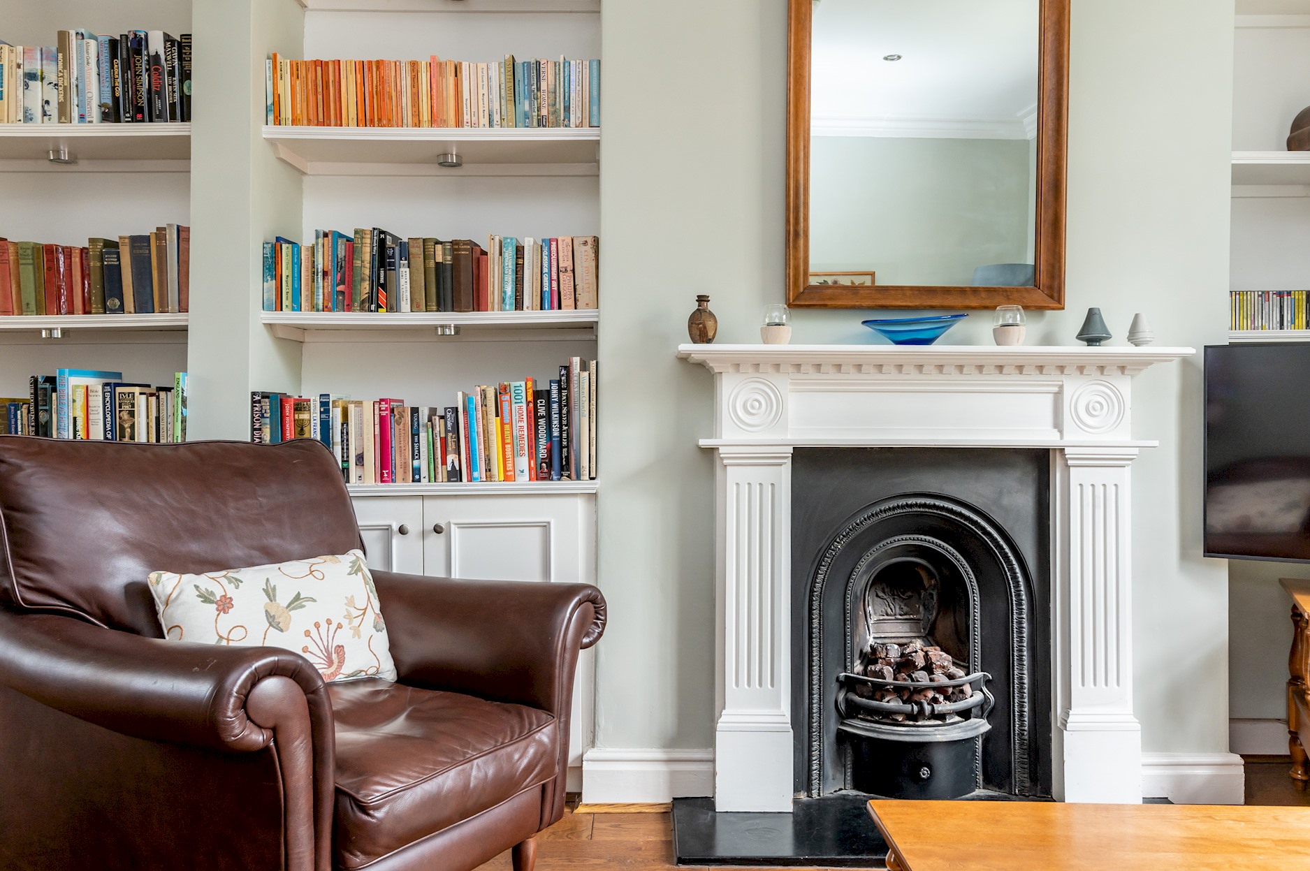 Elegant Grade 2 Listed House Overlooking City Wall - Pass the Keys in 11 Dewsbury Terrace, York, YO1 6HA YO1 6HA - Property image 3 - VivreStays