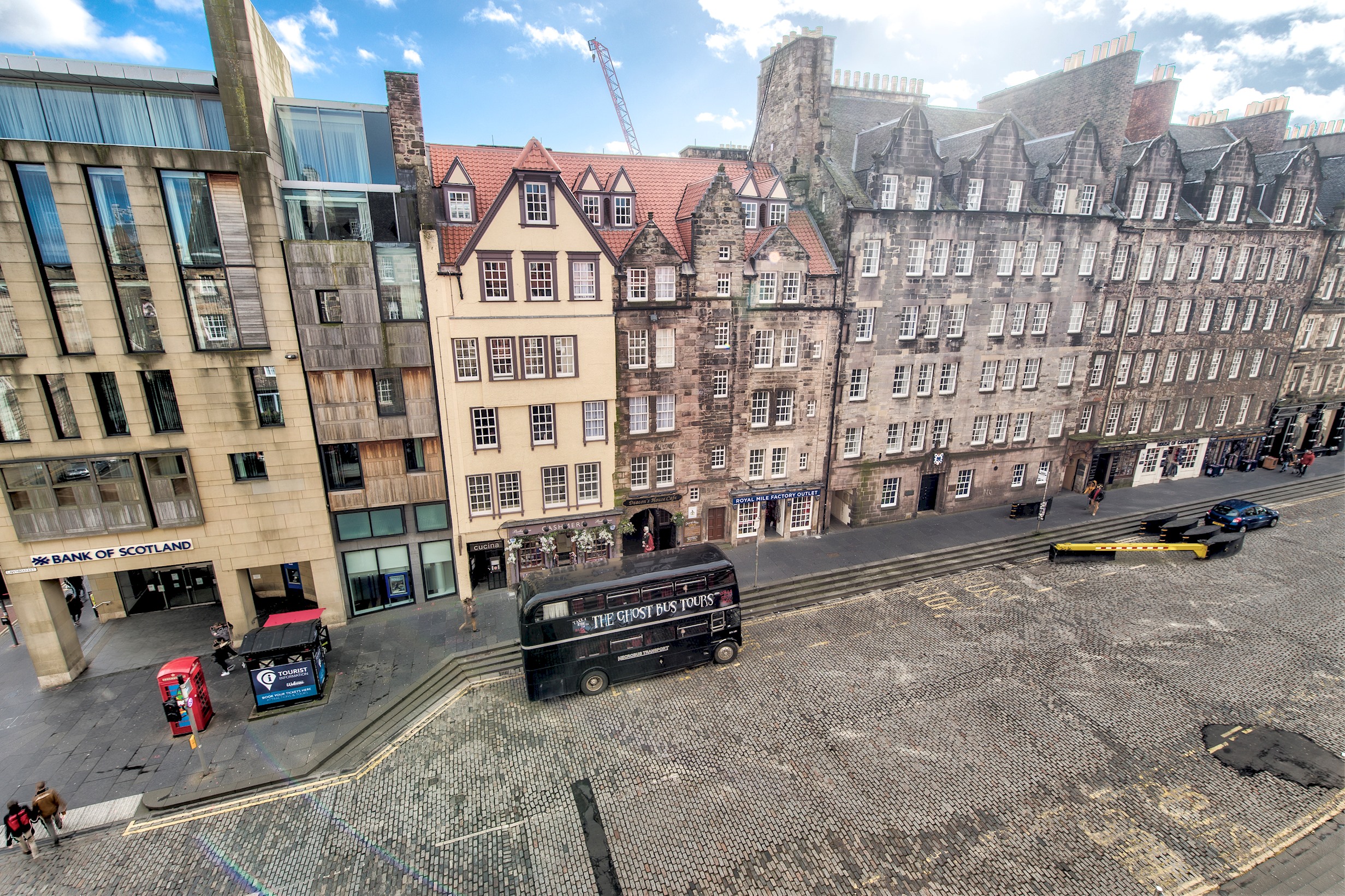 Modern Royal Mile 2 bed Flat Edinburgh - Pass the Keys in 457/8 Lawnmarket Eh1 2Nt - Property image 9 - VivreStays