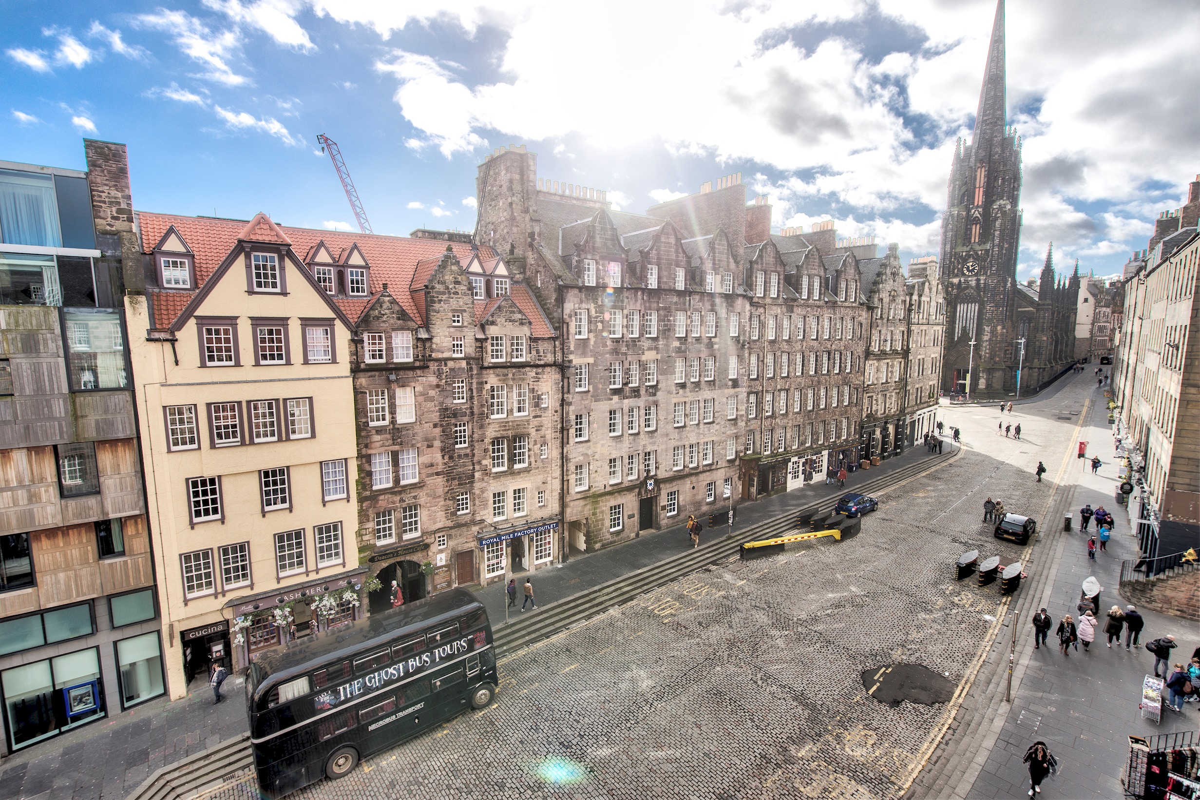 Modern Royal Mile 2 bed Flat Edinburgh - Pass the Keys in 457/8 Lawnmarket Eh1 2Nt - Property image 11 - VivreStays