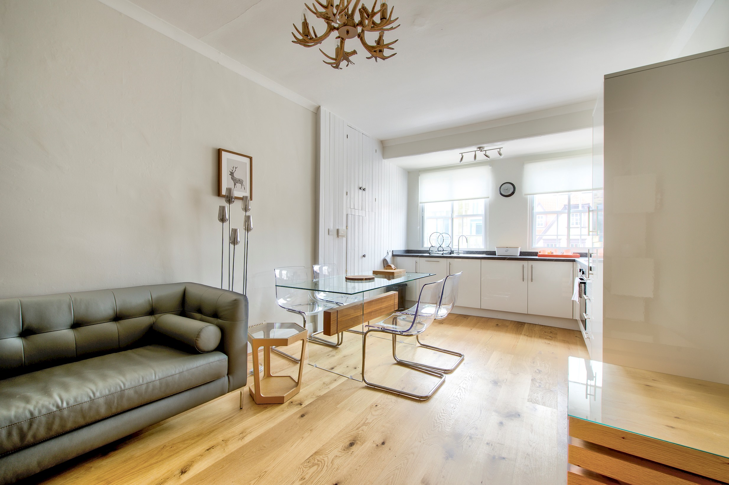View Modern Royal Mile 2 bed Flat Edinburgh - Pass the Keys Modern Royal Mile 2 bed Flat Edinburgh - Pass the Keys serviced apartment - UK - VivreStays