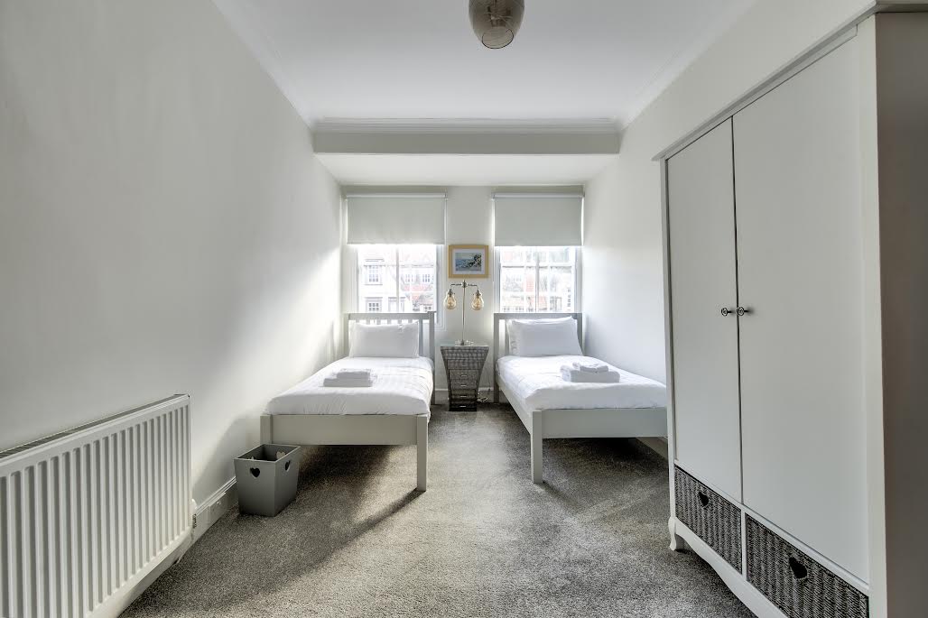 Modern Royal Mile 2 bed Flat Edinburgh - Pass the Keys in 457/8 Lawnmarket Eh1 2Nt - Property image 15 - VivreStays