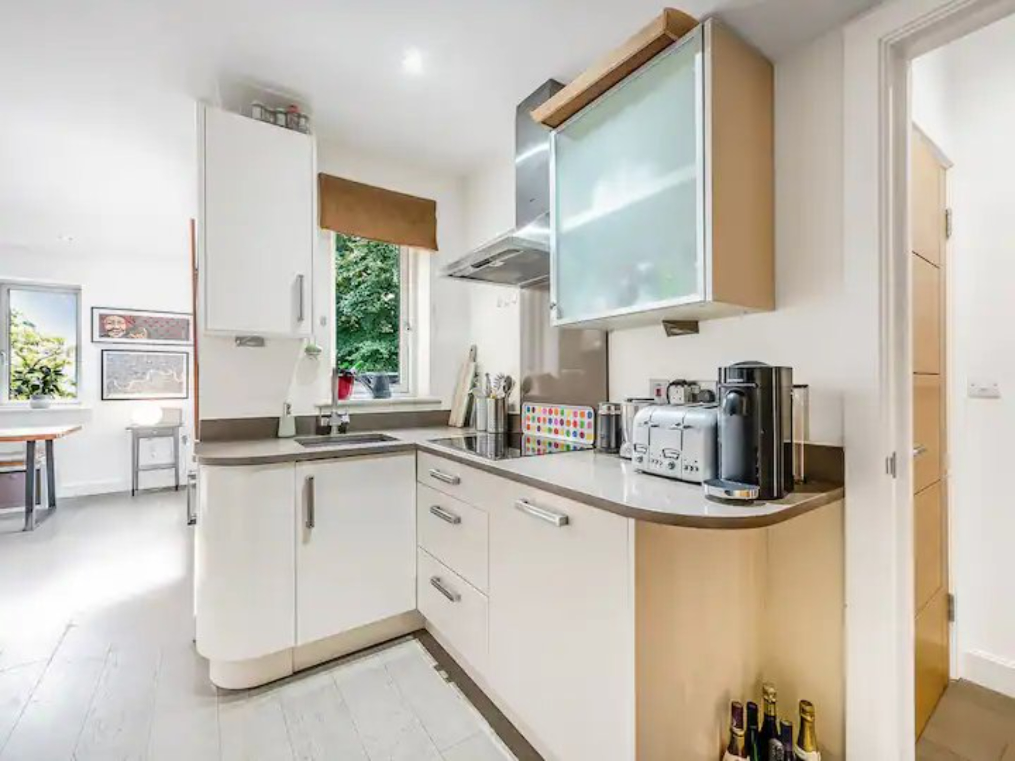 Modern Terrace Apartment in Putney - Pass the Keys in Flat 11, 403 Upper Richmond Road SW15 5QW - Property image 11 - VivreStays