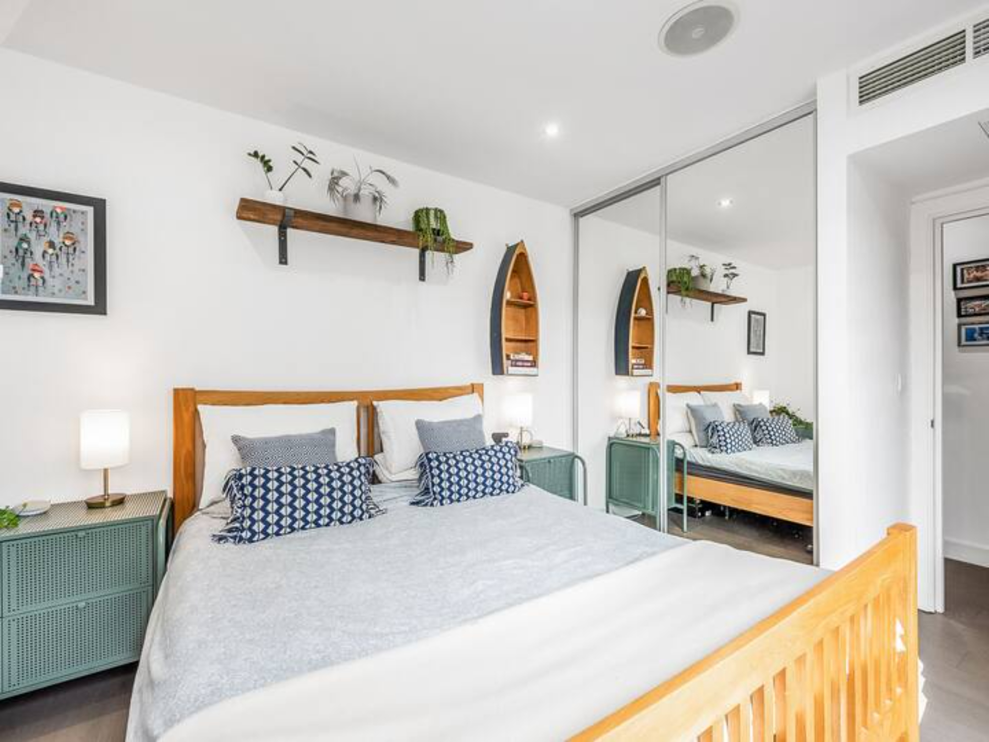 Modern Terrace Apartment in Putney - Pass the Keys in Flat 11, 403 Upper Richmond Road SW15 5QW - Property image 2 - VivreStays